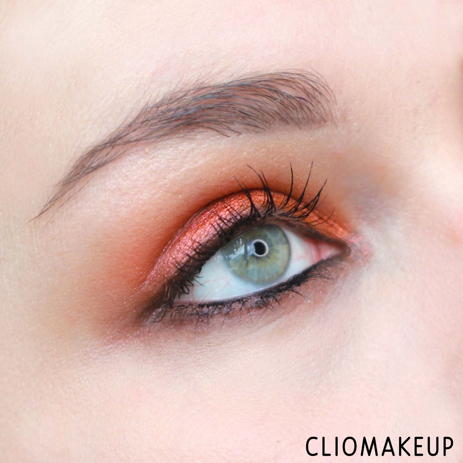 cliomakeup-recensione-ombretti-pupa-summer-in-la-holo-eyeshadow-11