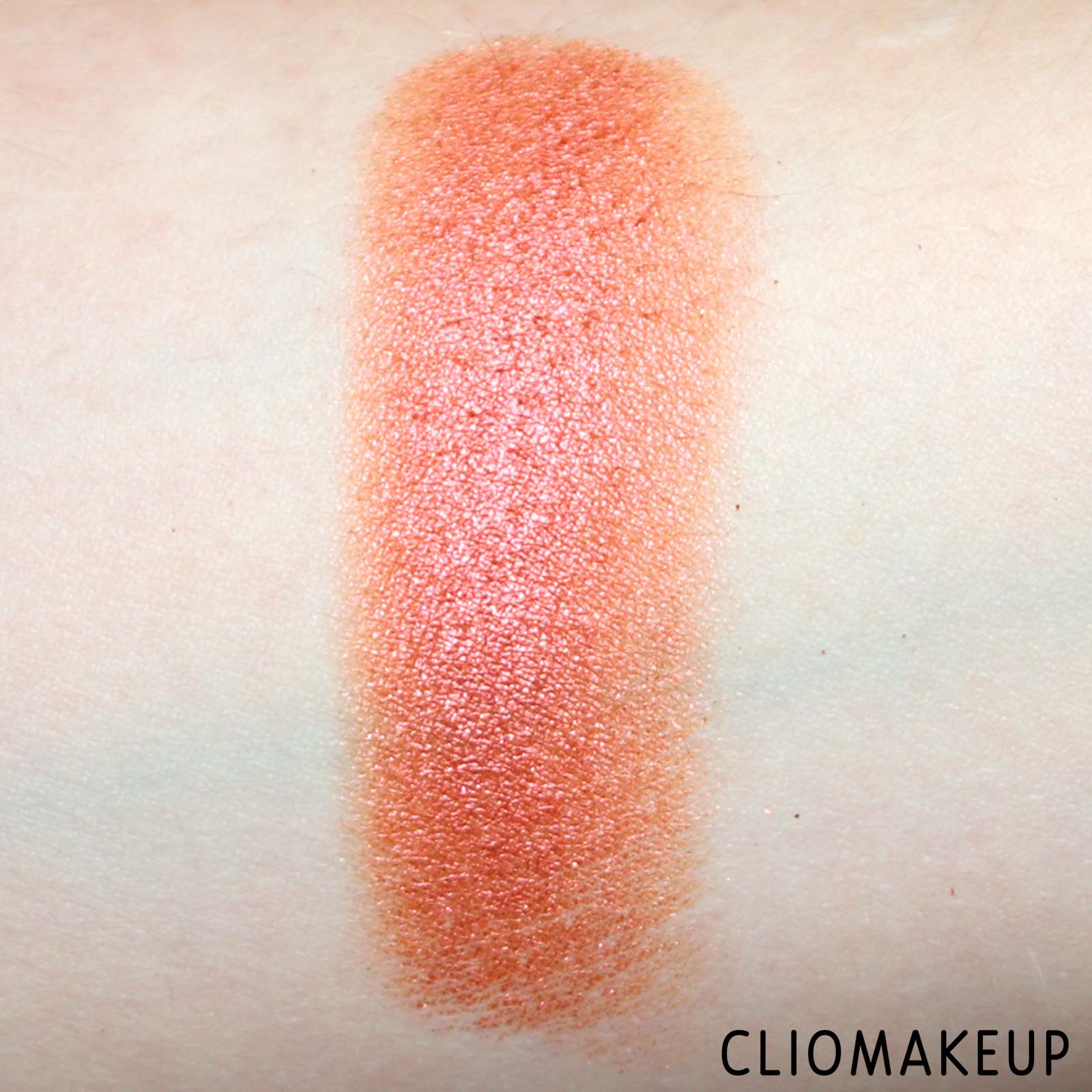 cliomakeup-recensione-ombretti-pupa-summer-in-la-holo-eyeshadow-6