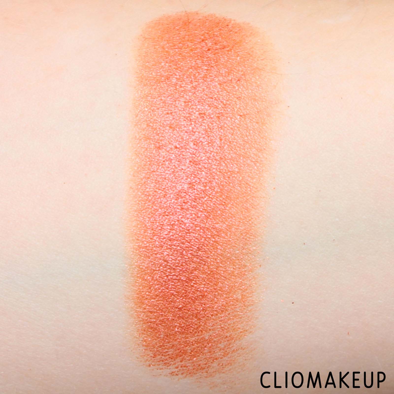 cliomakeup-recensione-ombretti-pupa-summer-in-la-holo-eyeshadow-7