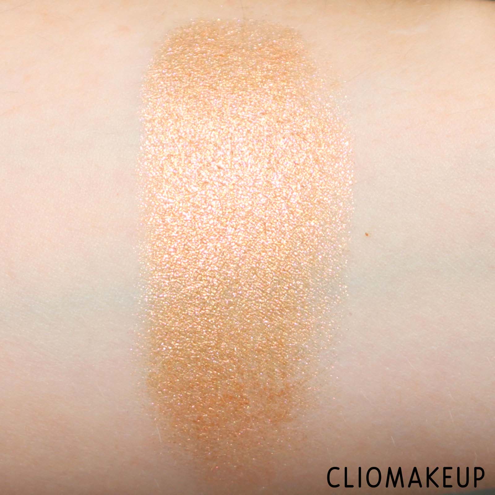 cliomakeup-recensione-ombretti-pupa-summer-in-la-holo-eyeshadow-9