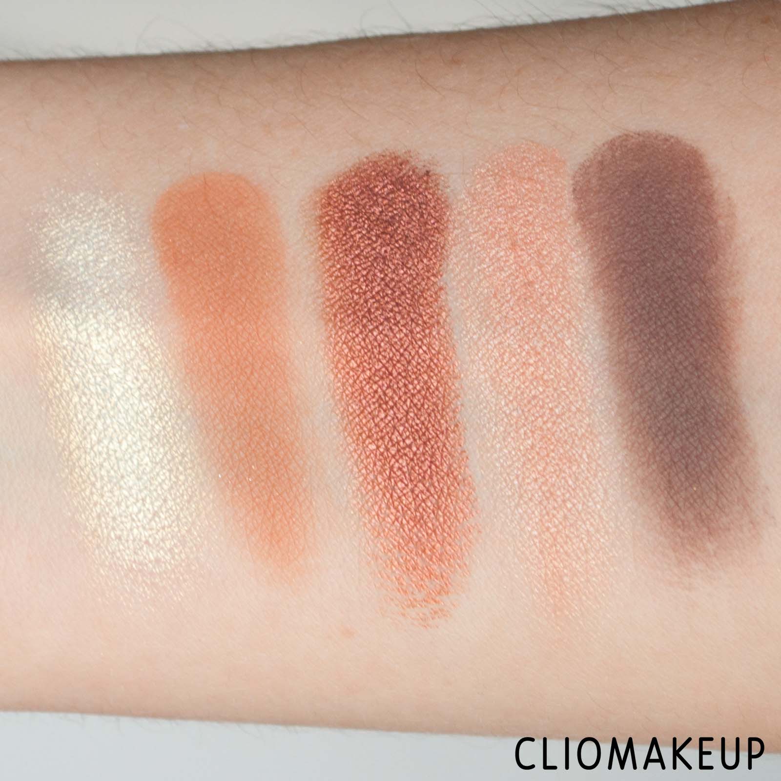 cliomakeup-recensione-palette-nyx-away-we-glow-shadow-palette-8