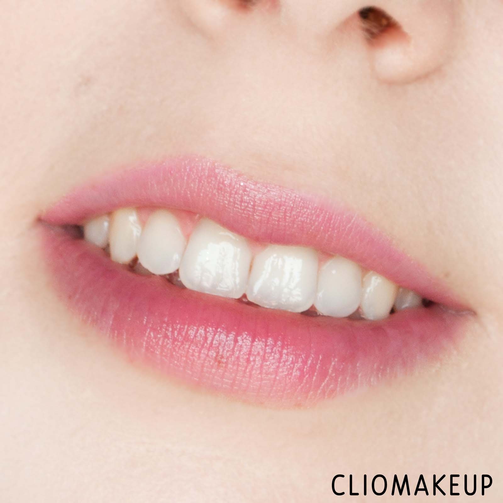 cliomakeup-recensione-balsami-labbra-essence-ready-steady-summer!-colour-changing-lipbalm-12