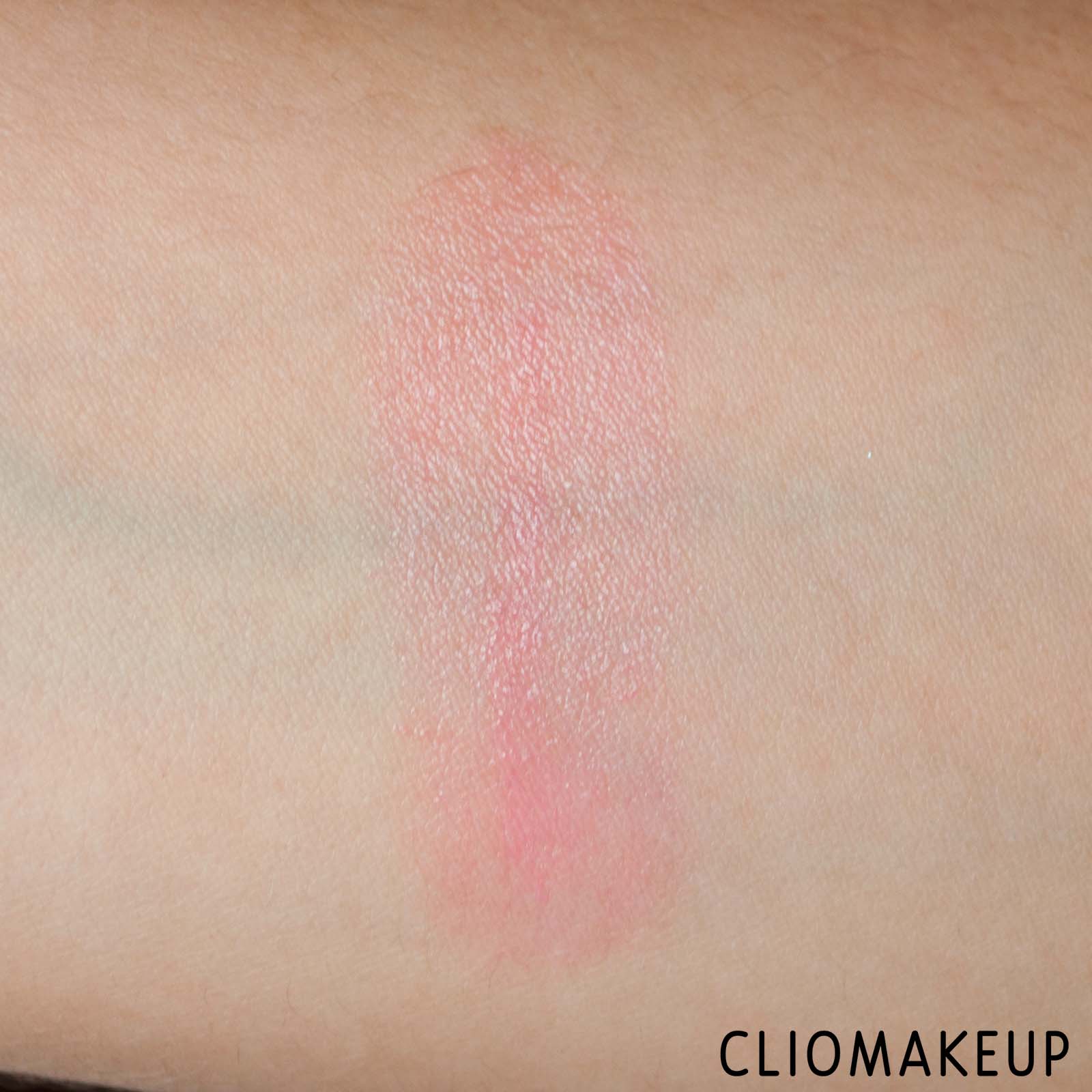cliomakeup-recensione-balsami-labbra-essence-ready-steady-summer!-colour-changing-lipbalm-8