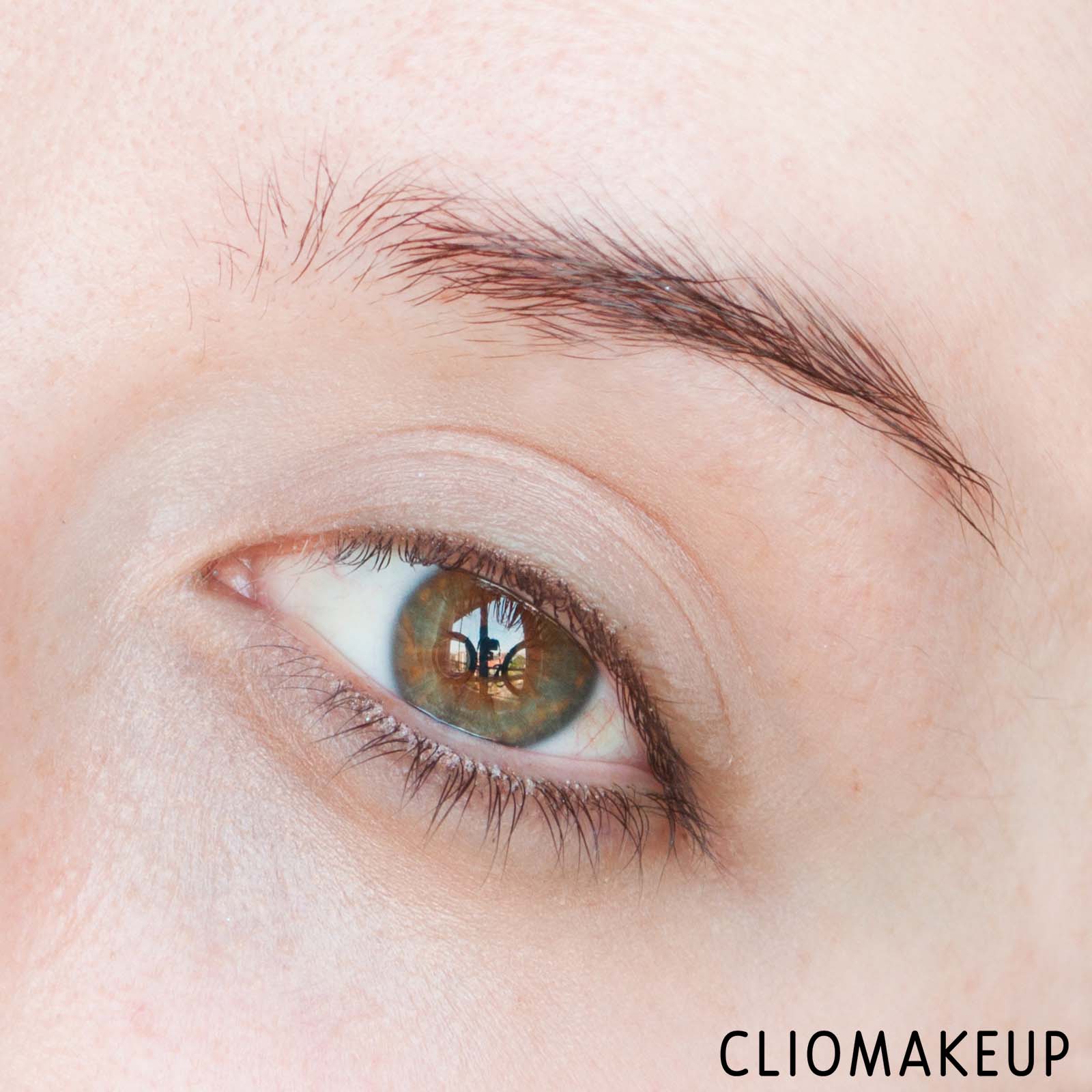 cliomakeup-recensione-correttore-benefit-boi-ing-brightening concealer-12