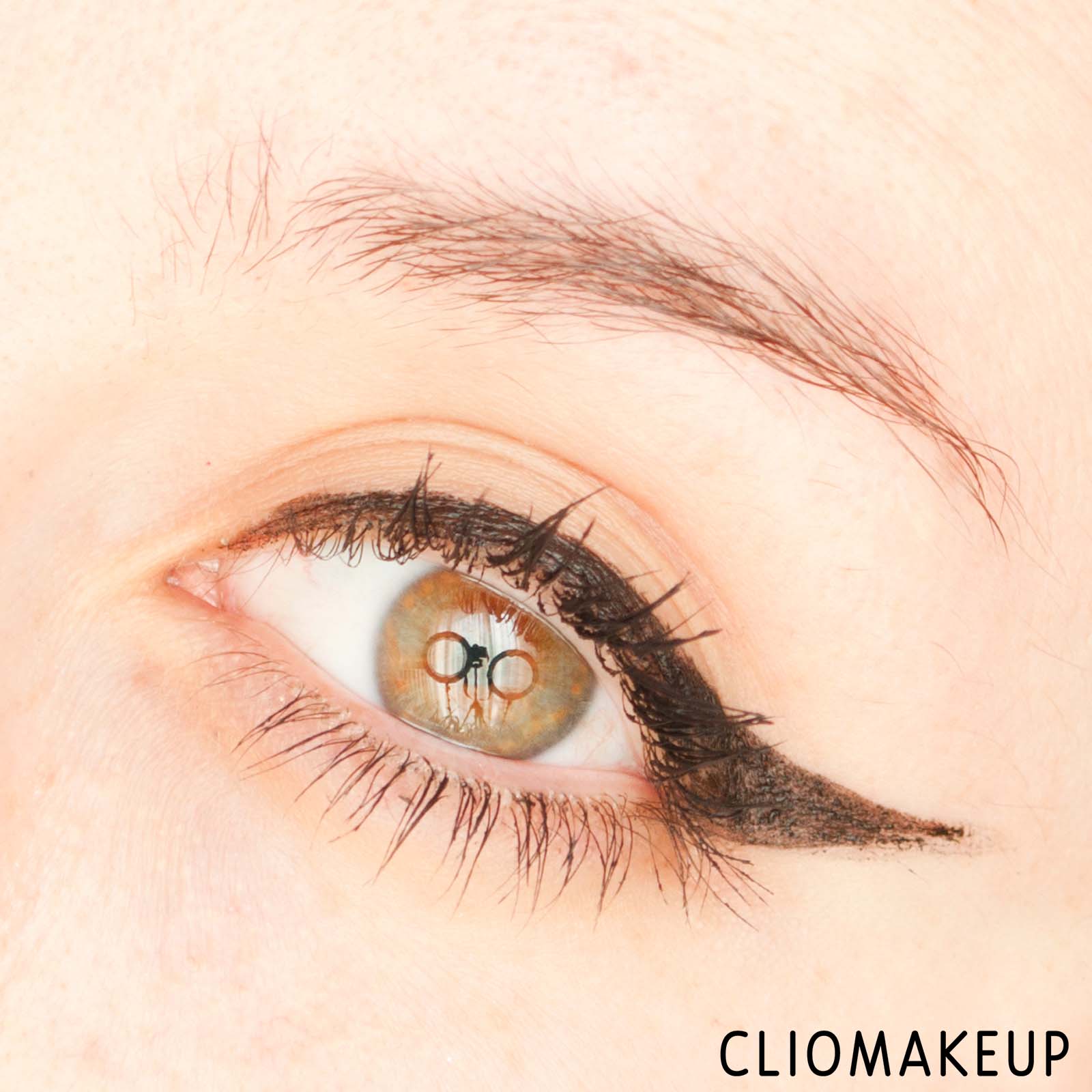 cliomakeup-recensione-eyeliner-kat-von-d-tattoo-liner-waterproof-liquid-liner-12