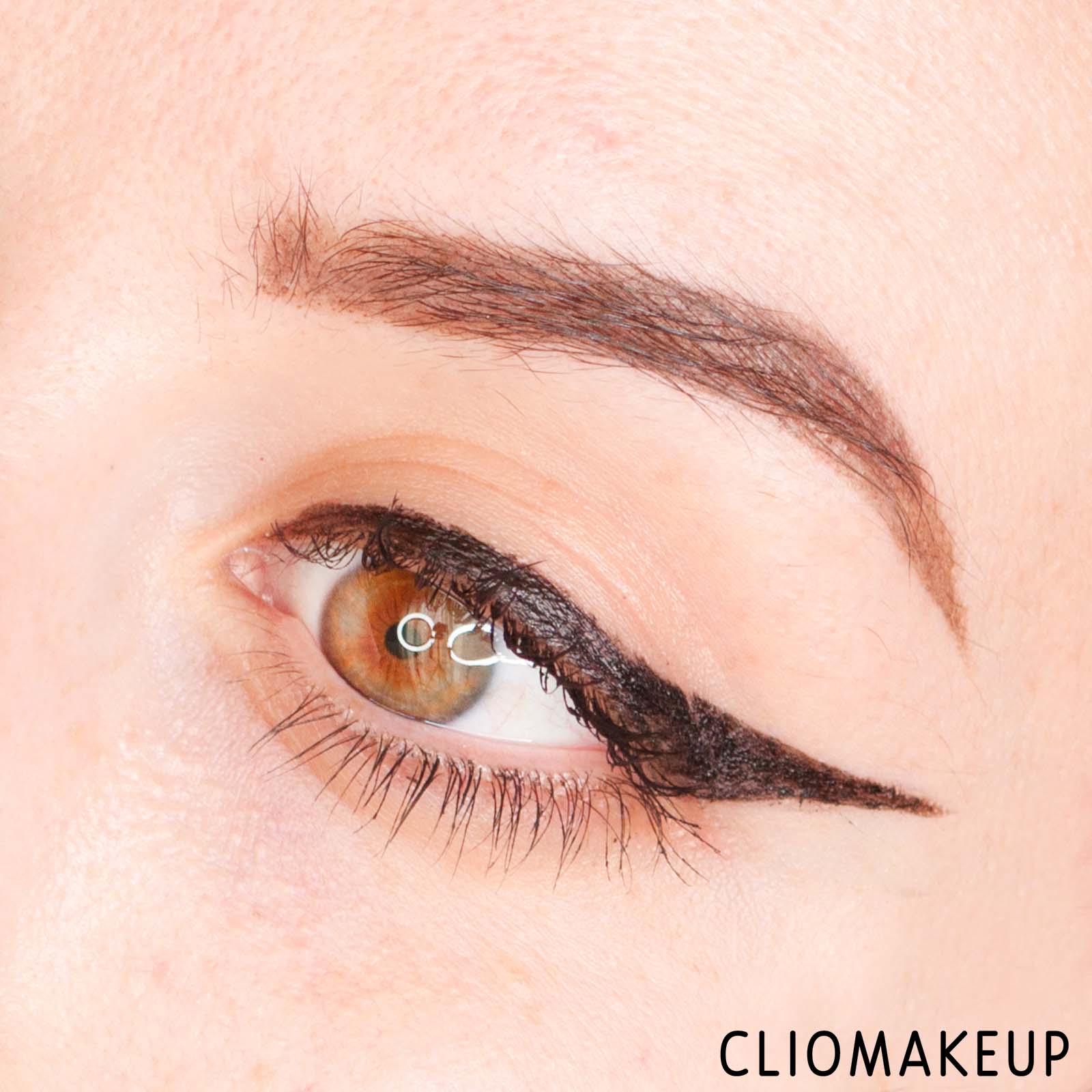 cliomakeup-recensione-eyeliner-kat-von-d-tattoo-liner-waterproof-liquid-liner-15