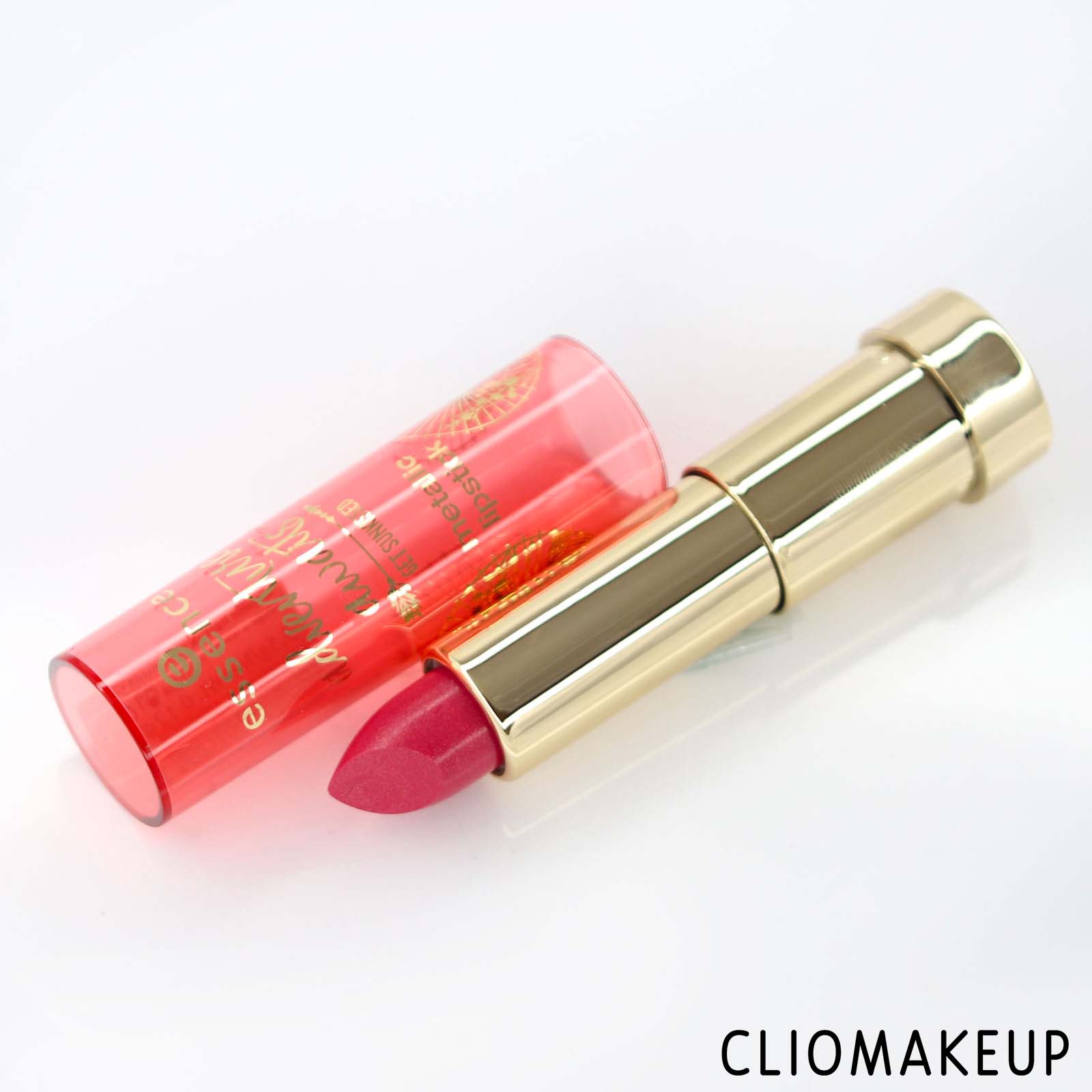 cliomakeup-recensione-rossetto-essence-adventures-awaits-metallic-lipstick-4