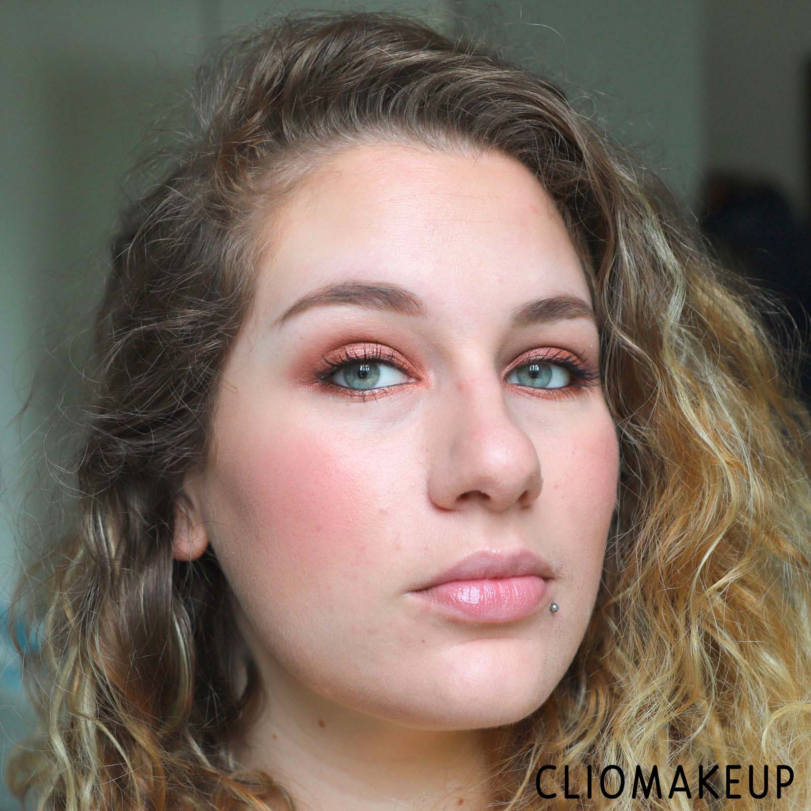 cliomakeup-recensione-terra-stick-essence-adventures-awaits-bronzing-stick-13