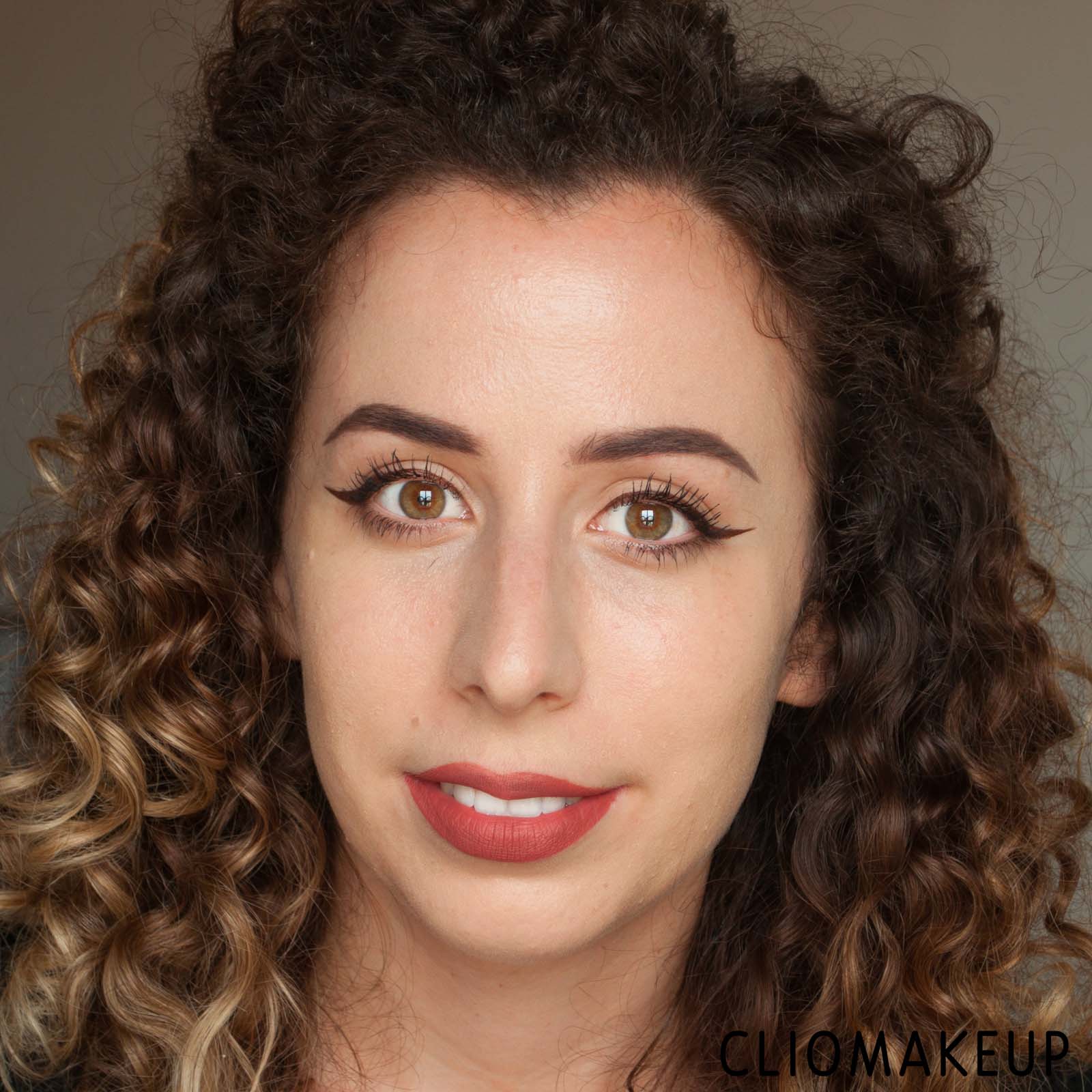 cliomakeup-recensione-correttore-too-faced-born-this-way-concealer-14