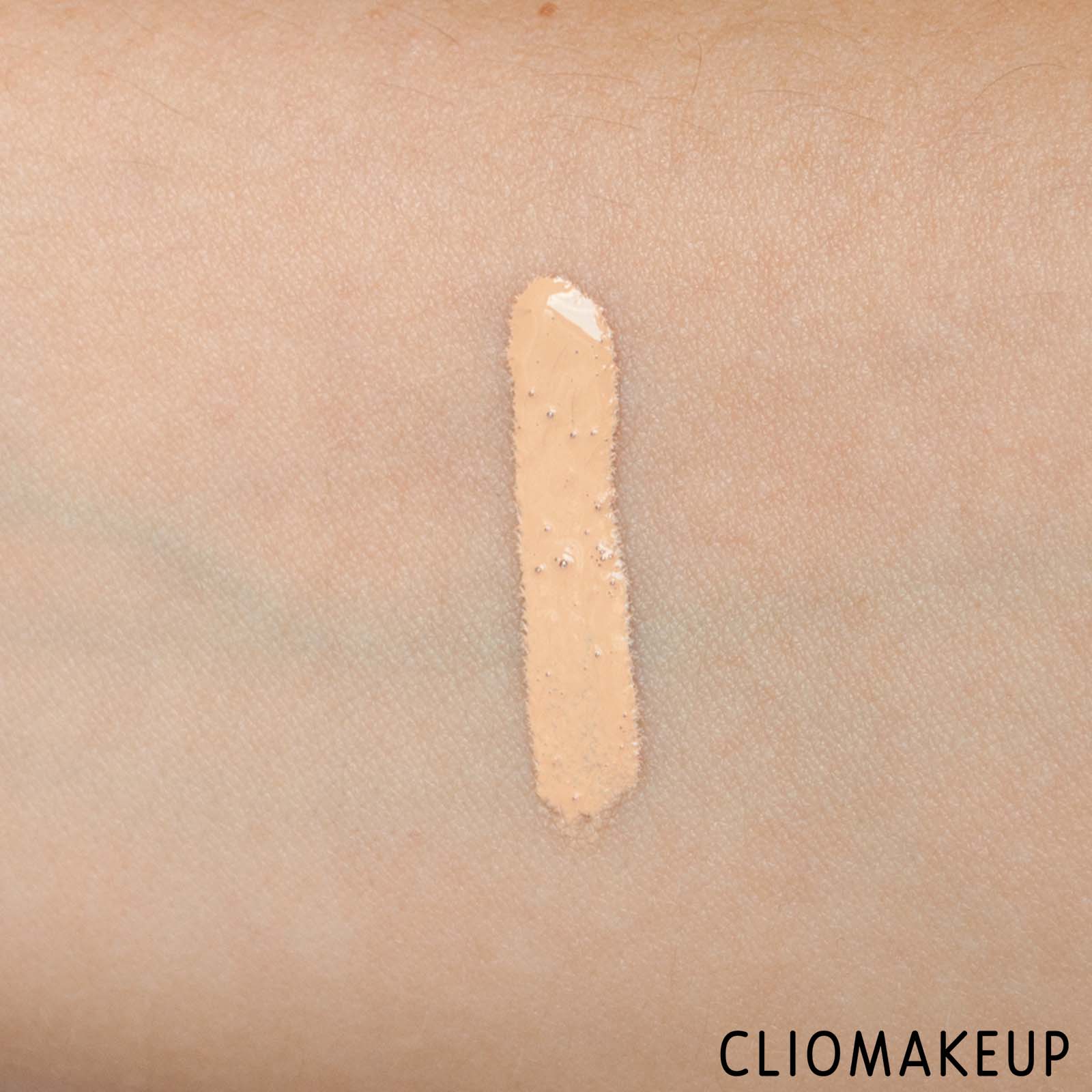 cliomakeup-recensione-correttore-too-faced-born-this-way-concealer-6