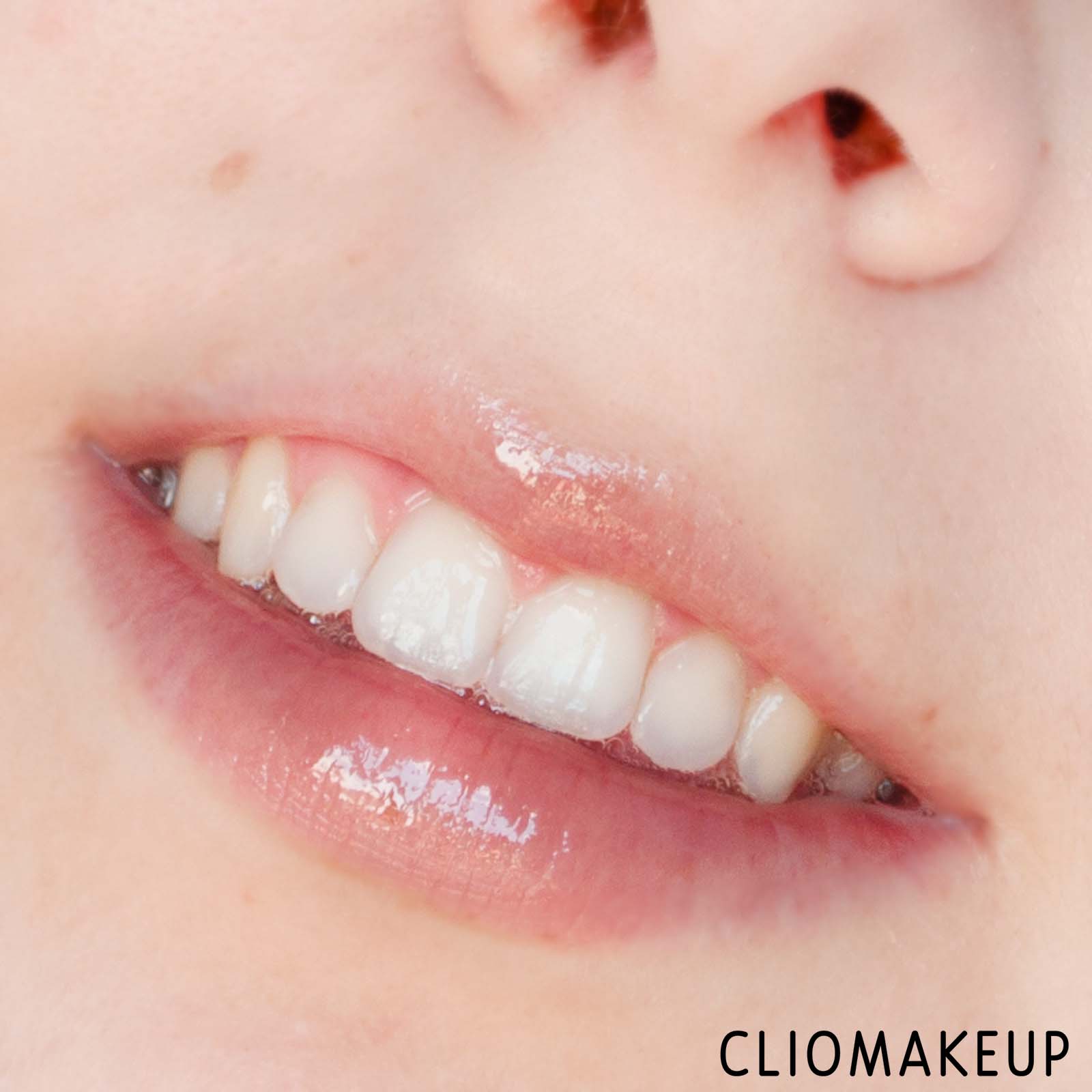 cliomakeup-recensione-gloss-labbra-nyx-lip-lingerie-gloss-15