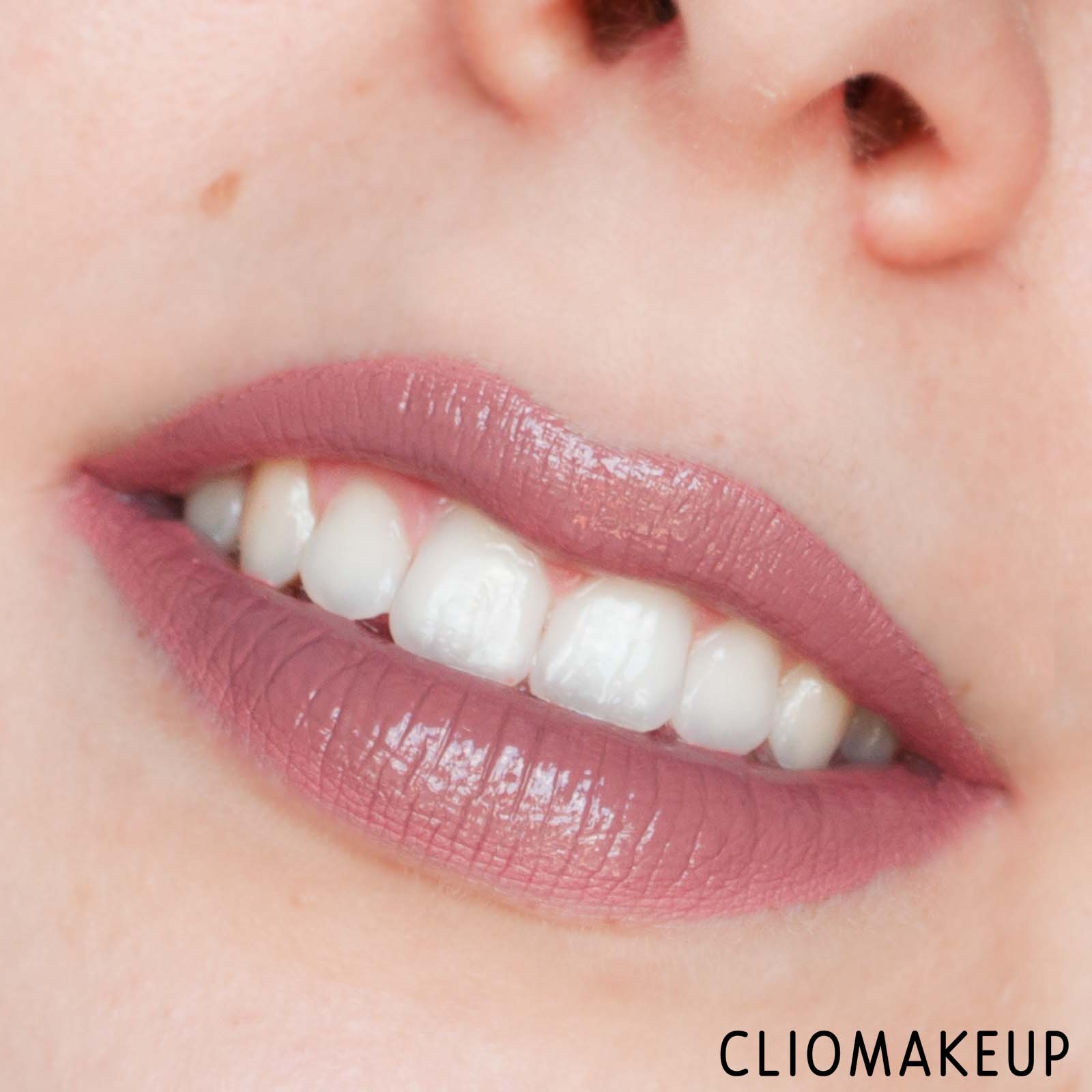 cliomakeup-recensione-gloss-labbra-nyx-lip-lingerie-gloss-16