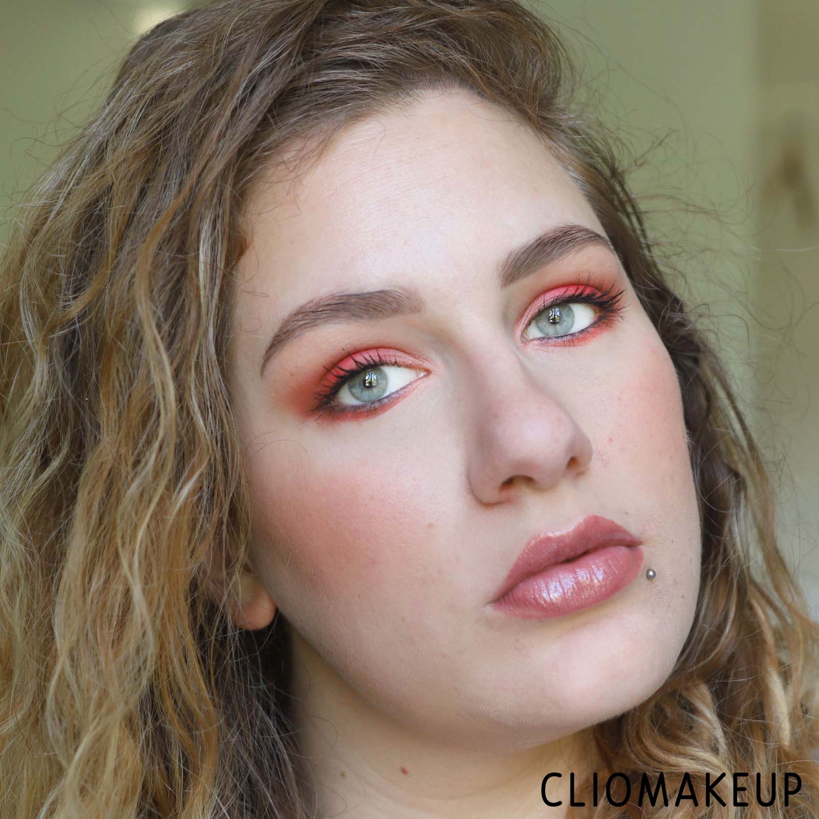 cliomakeup-recensione-gloss-nyx-lingerie-shimmer-gloss-16