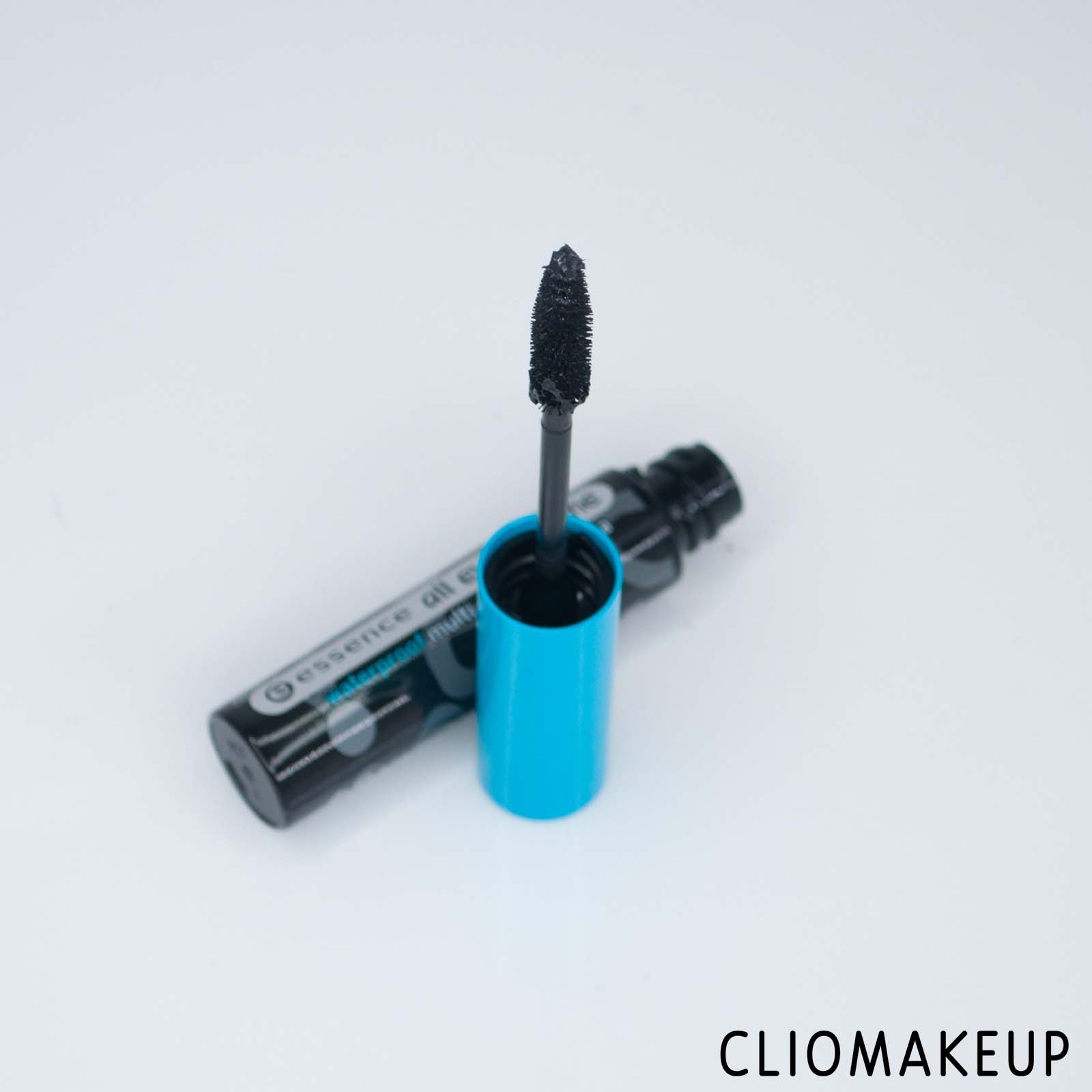 cliomakeup-recensione-mascara-essence-all-eyes-on-me-waterproof-multi-effect-mascara-5