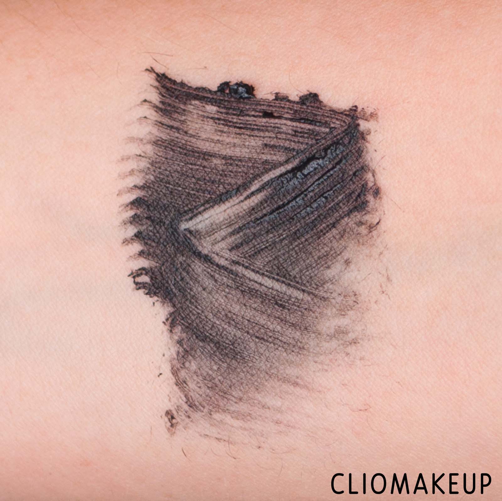 cliomakeup-recensione-mascara-essence-all-eyes-on-me-waterproof-multi-effect-mascara-7