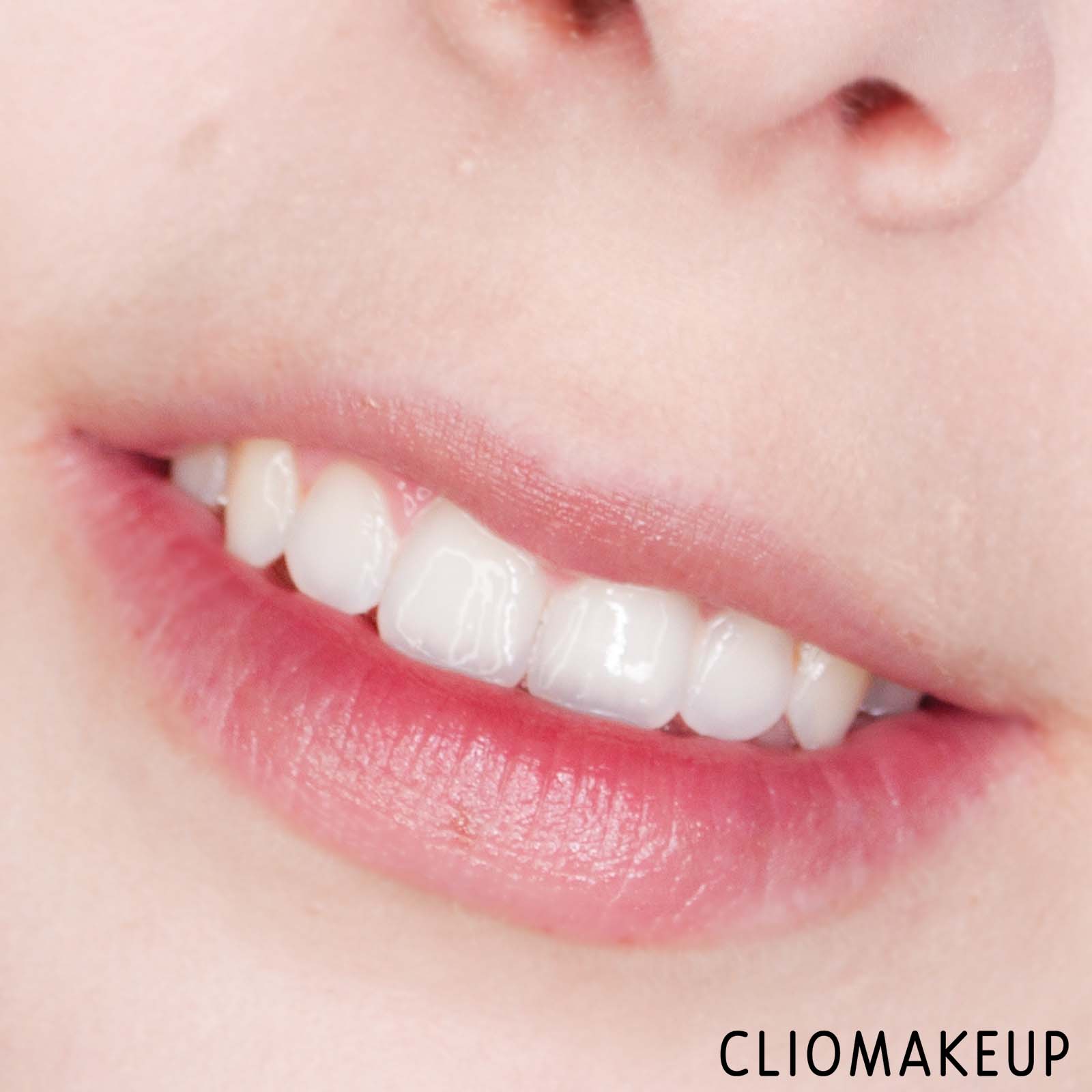 cliomakeup-recensione-balsamo-labbra-equilibra-karitè-stick-labbra-11