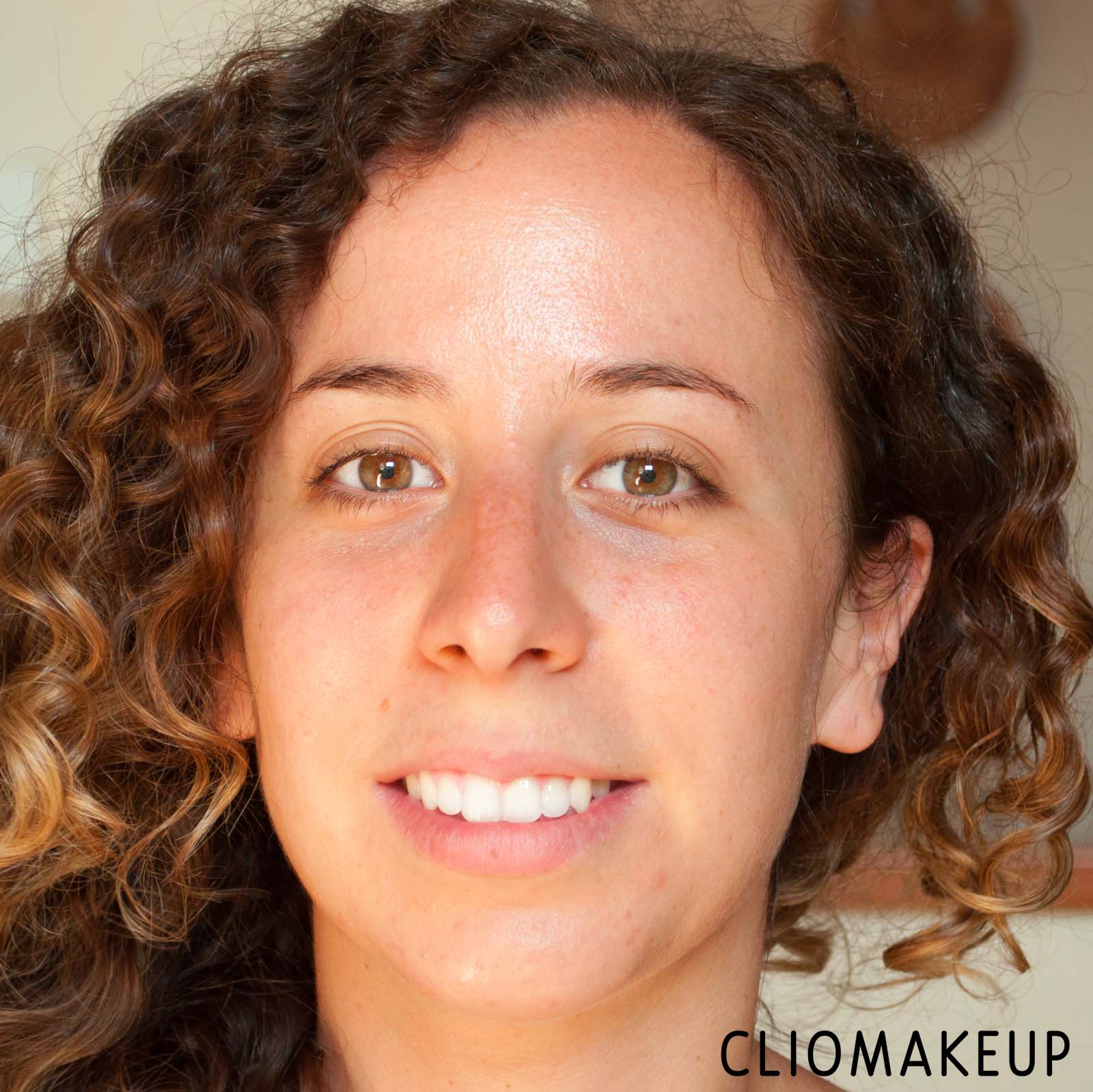 cliomakeup-recensione-bronzer-rimmel-good-to-glow-bronzer-10