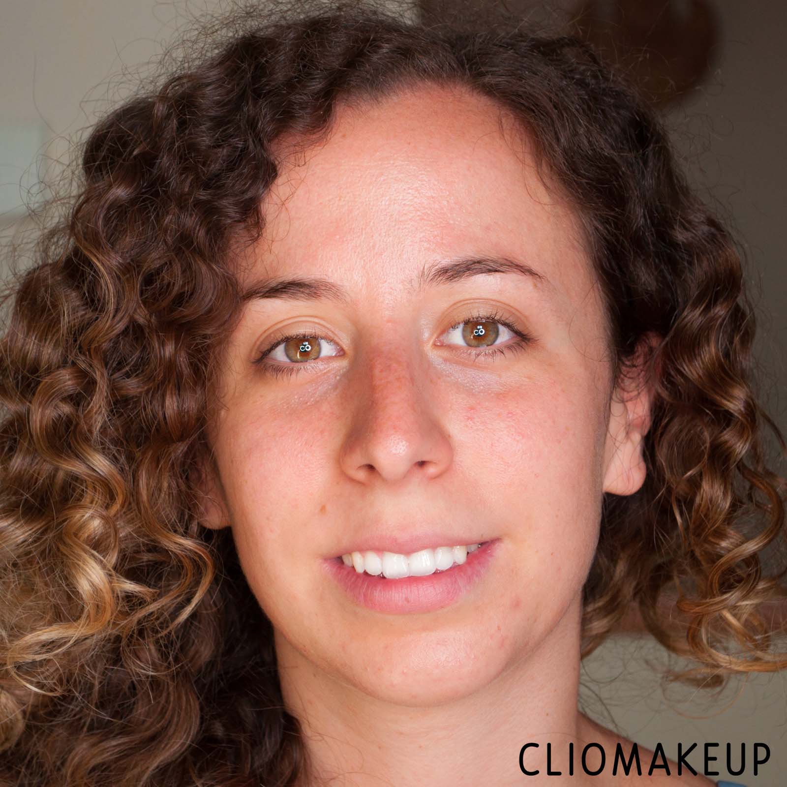 cliomakeup-recensione-bronzer-rimmel-good-to-glow-bronzer-11