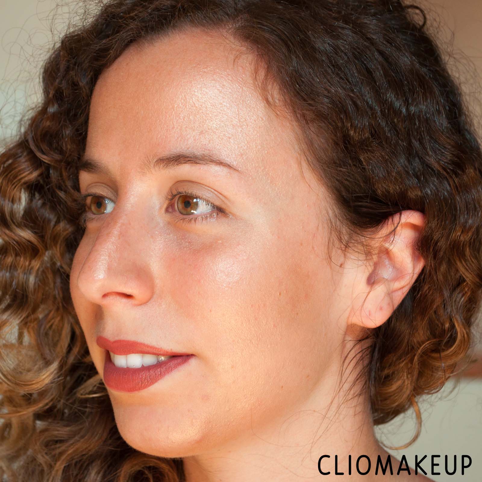 cliomakeup-recensione-bronzer-rimmel-good-to-glow-bronzer-12