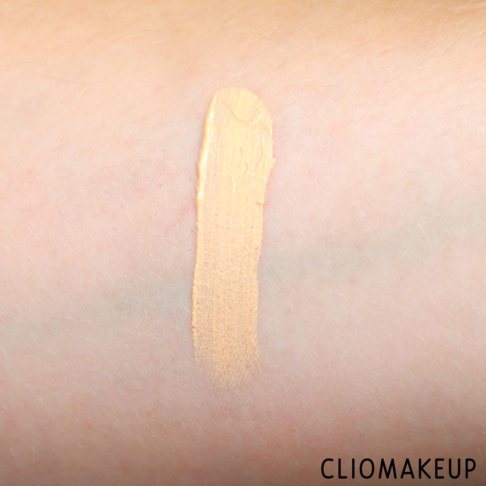 cliomakeup-recensione-correttore-wycon-liquid-concealer-7