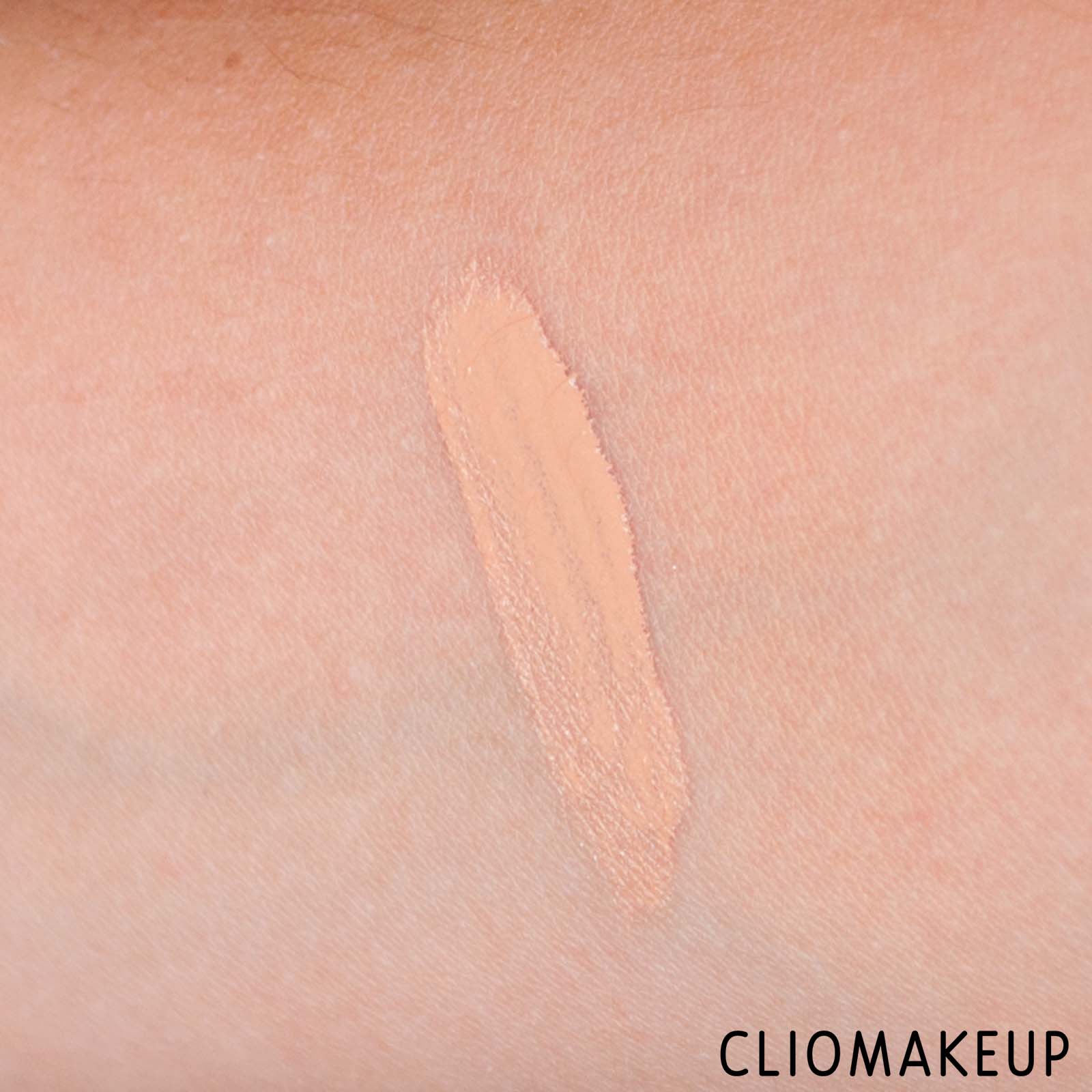 cliomakeup-recensione-correttore-wycon-radiant-touch-correttore-fluido-7