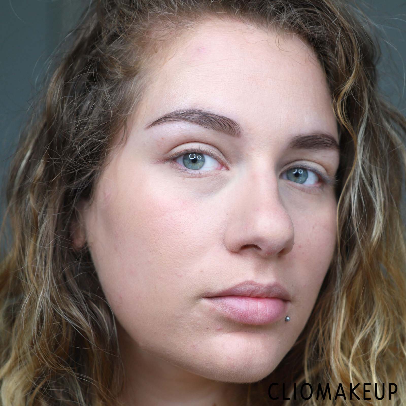 cliomakeup-recensione-fondotinta-charlotte-tilbury-magic-foundation-13