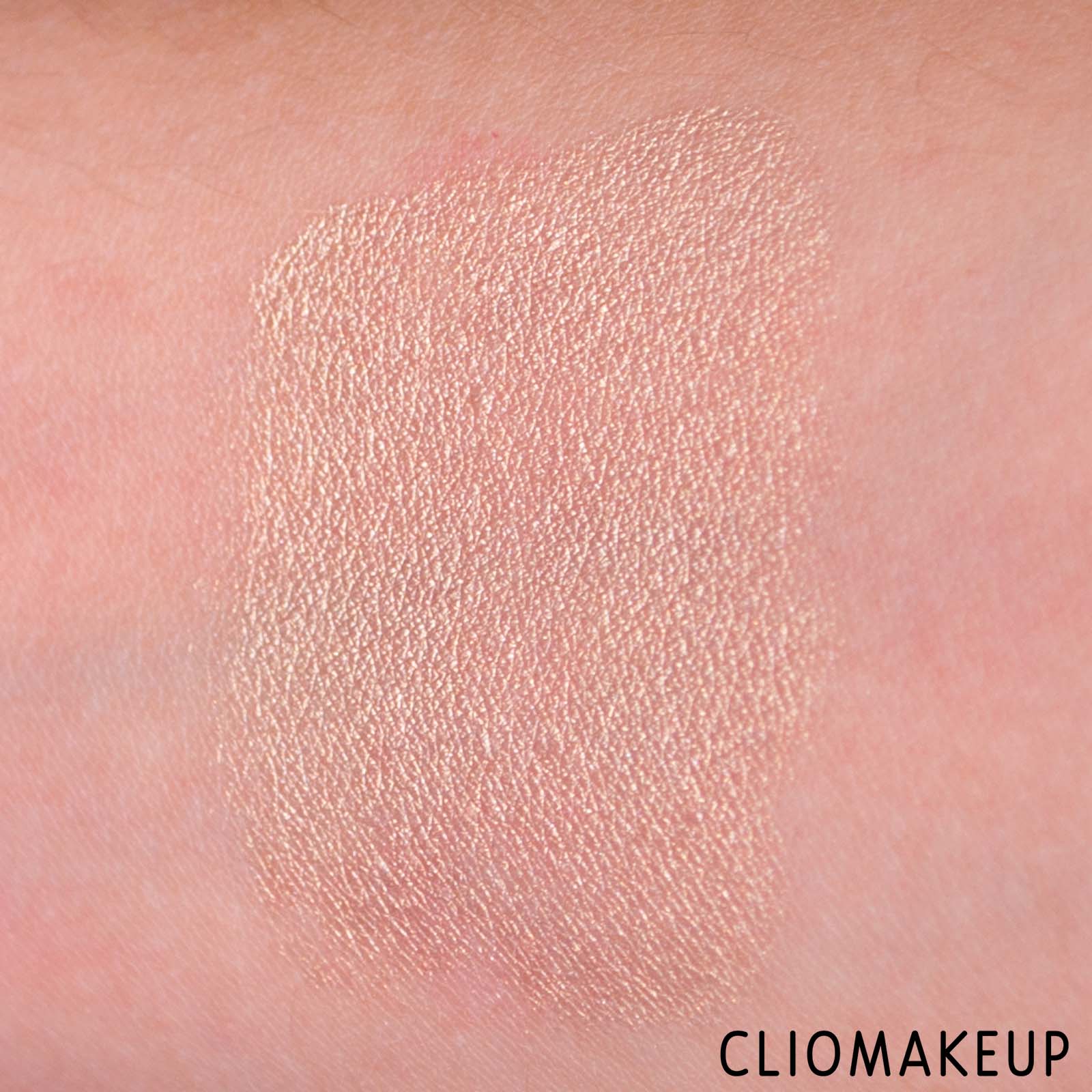 cliomakeup-recensione-illuminante-rimmel-insta-strobing-highlighter-9