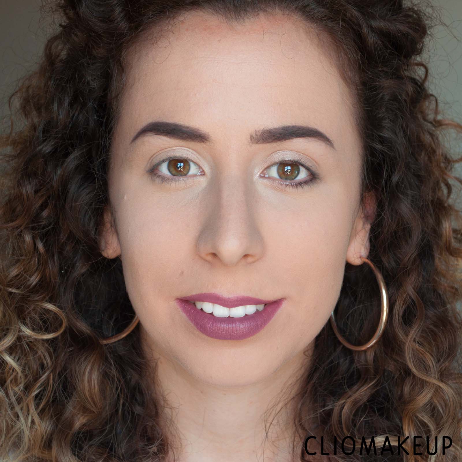 cliomakeup-recensione-cipria-huda-beauty-easy-bake-loose-powder-12