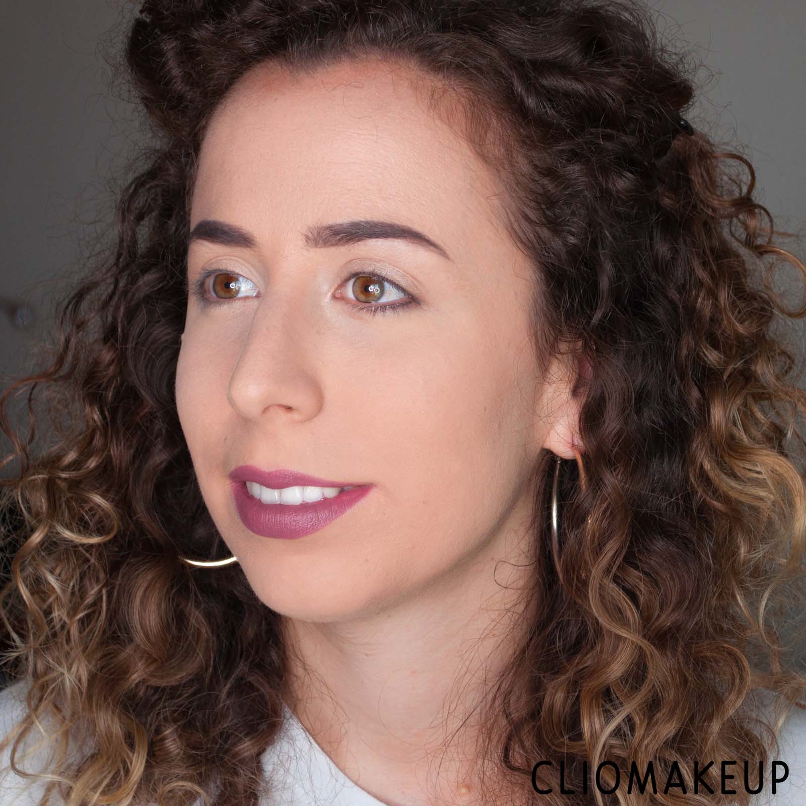 cliomakeup-recensione-cipria-huda-beauty-easy-bake-loose-powder-15