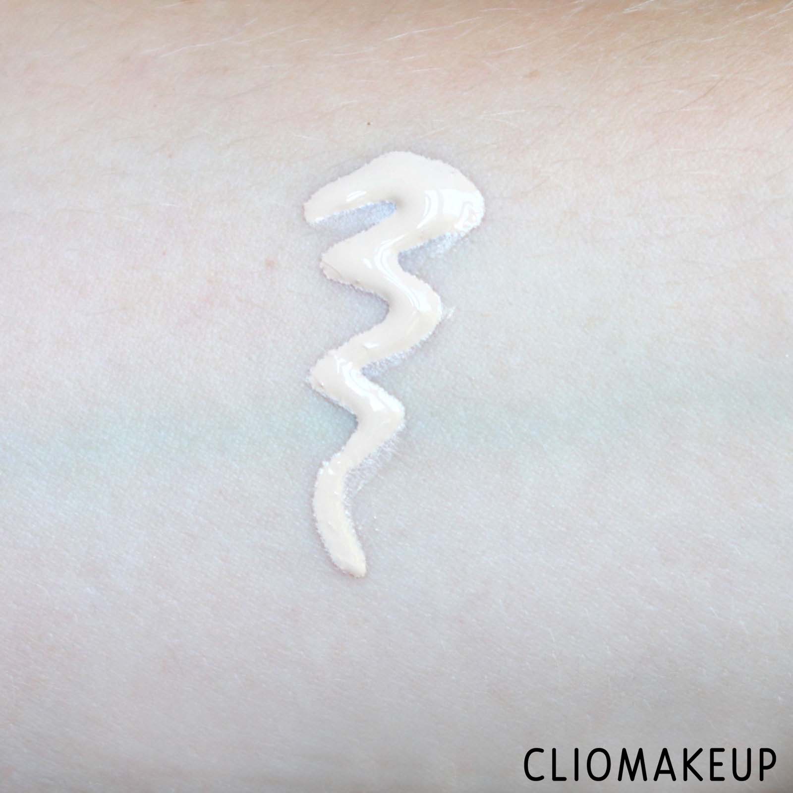 cliomakeup-recensione-fondotinta-essence-instaperfect-liquid-make-up-6