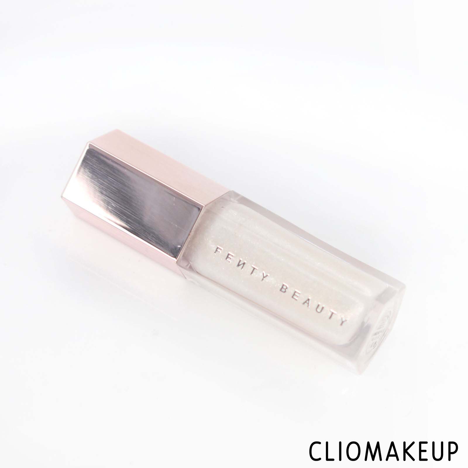 cliomakeup-recensione-gloss-fenty-beauty-gloss-bomb-diamond-milk-2