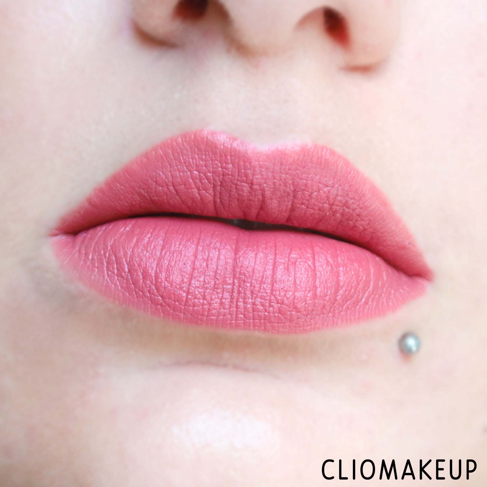 cliomakeup-recensione-rossetti-deborah-atomic-red-mat-12