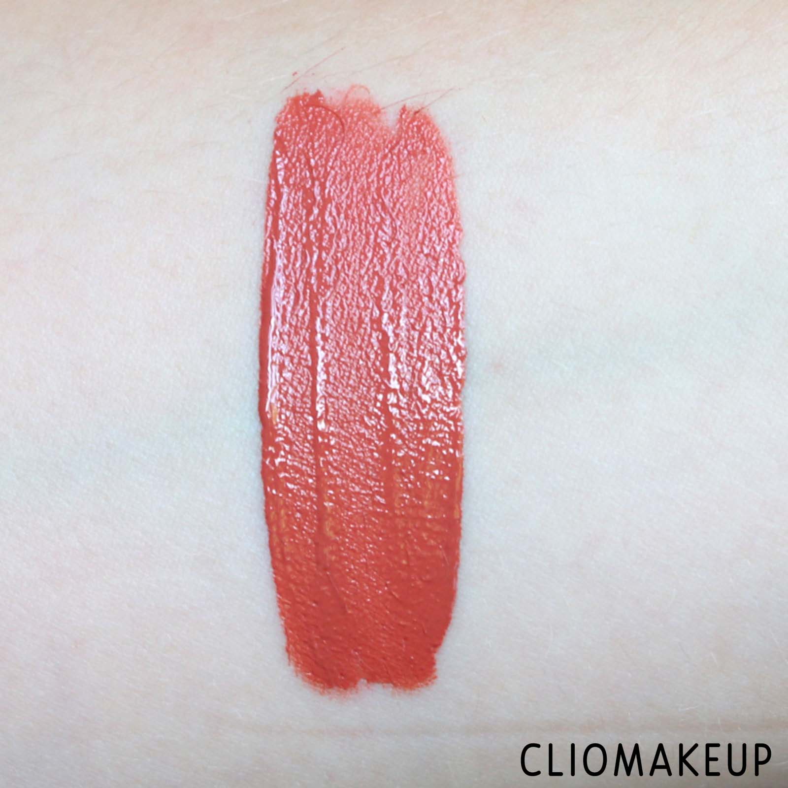 cliomakeup-recensione-rossetti-liquidi-nyx-slip-tease-8