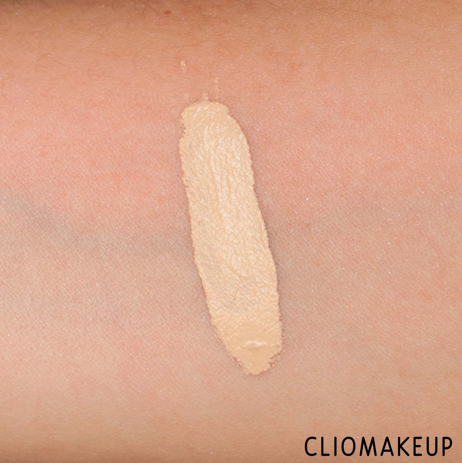 cliomakeup-recensione-correttore-huda-beauty-the-overachiever-concealer-6