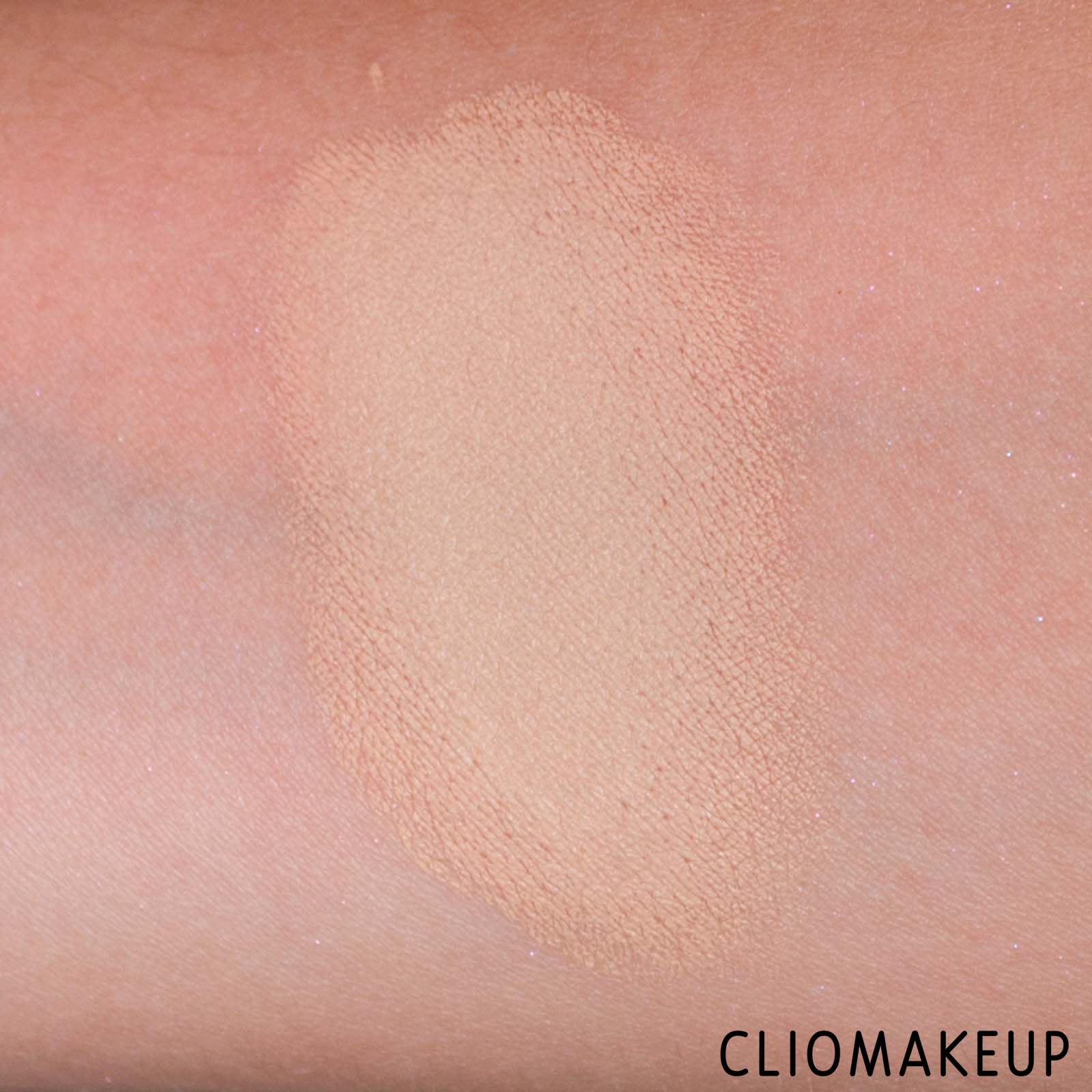 cliomakeup-recensione-correttore-huda-beauty-the-overachiever-concealer-9