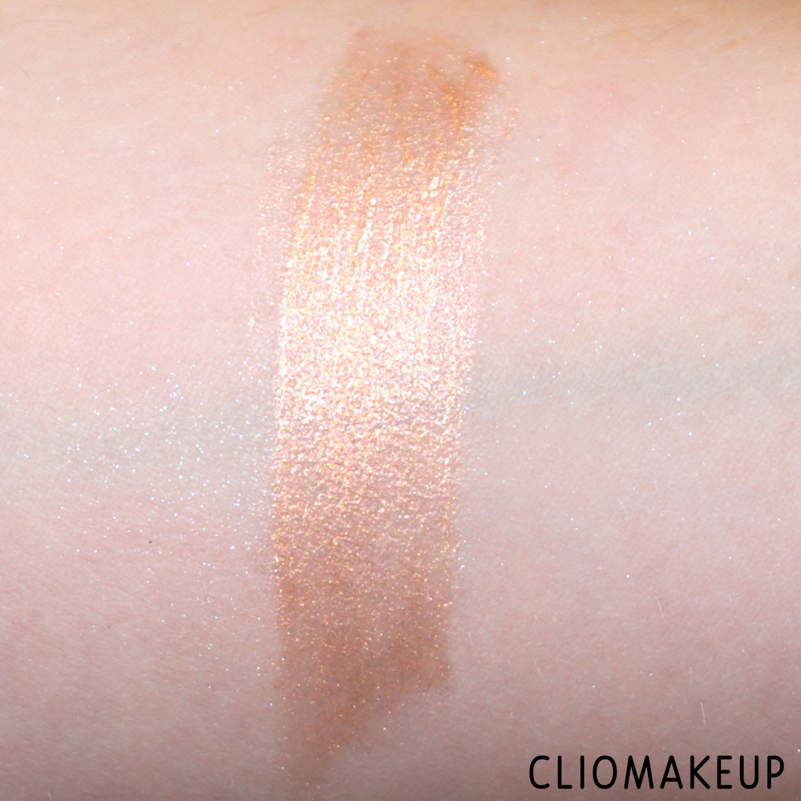 cliomakeup-recensione-gloss-pupa-im-hologpraphic-nude-gloss-7