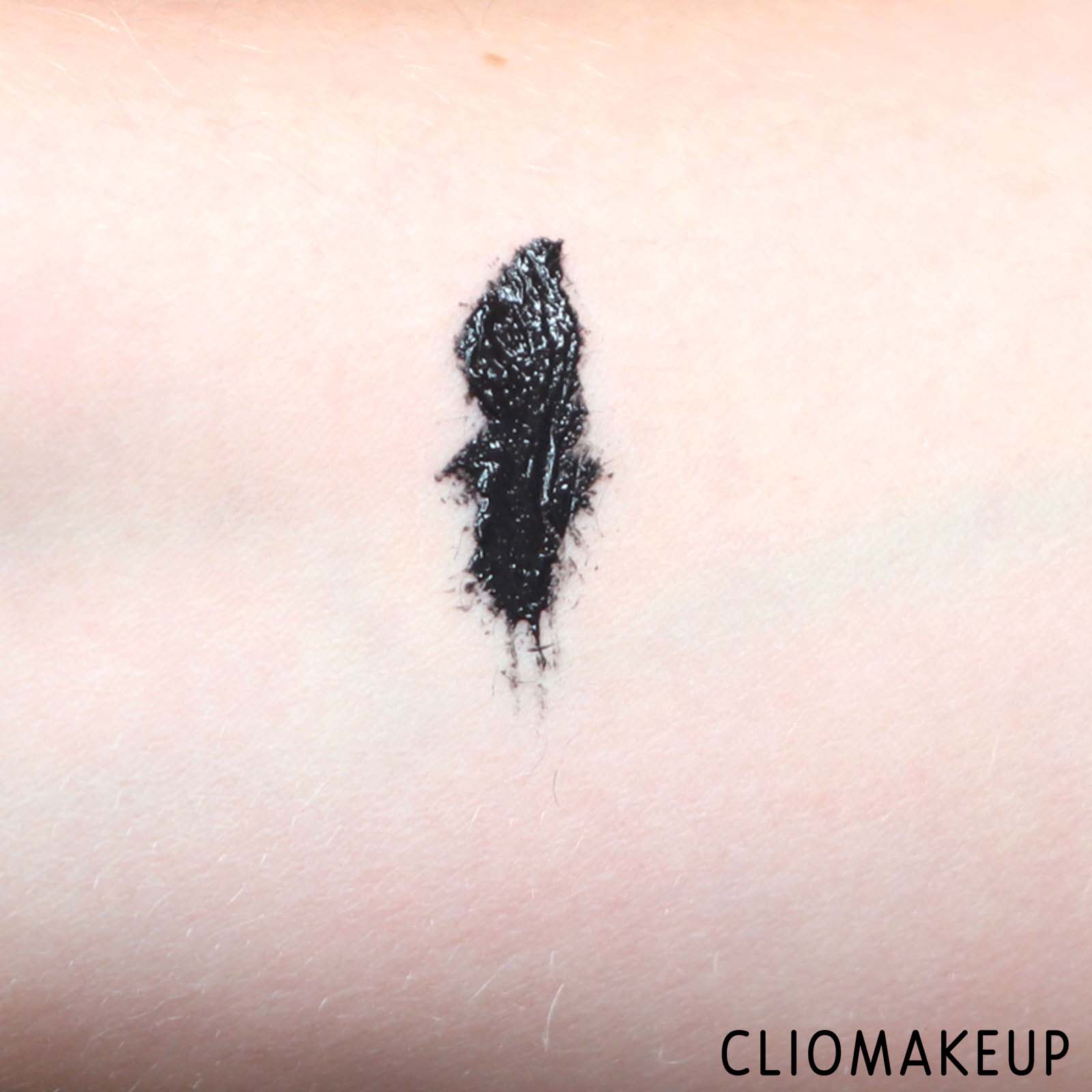 cliomakeup-recensione-mascara-essence-volume-hero-mascara-waterproof-7