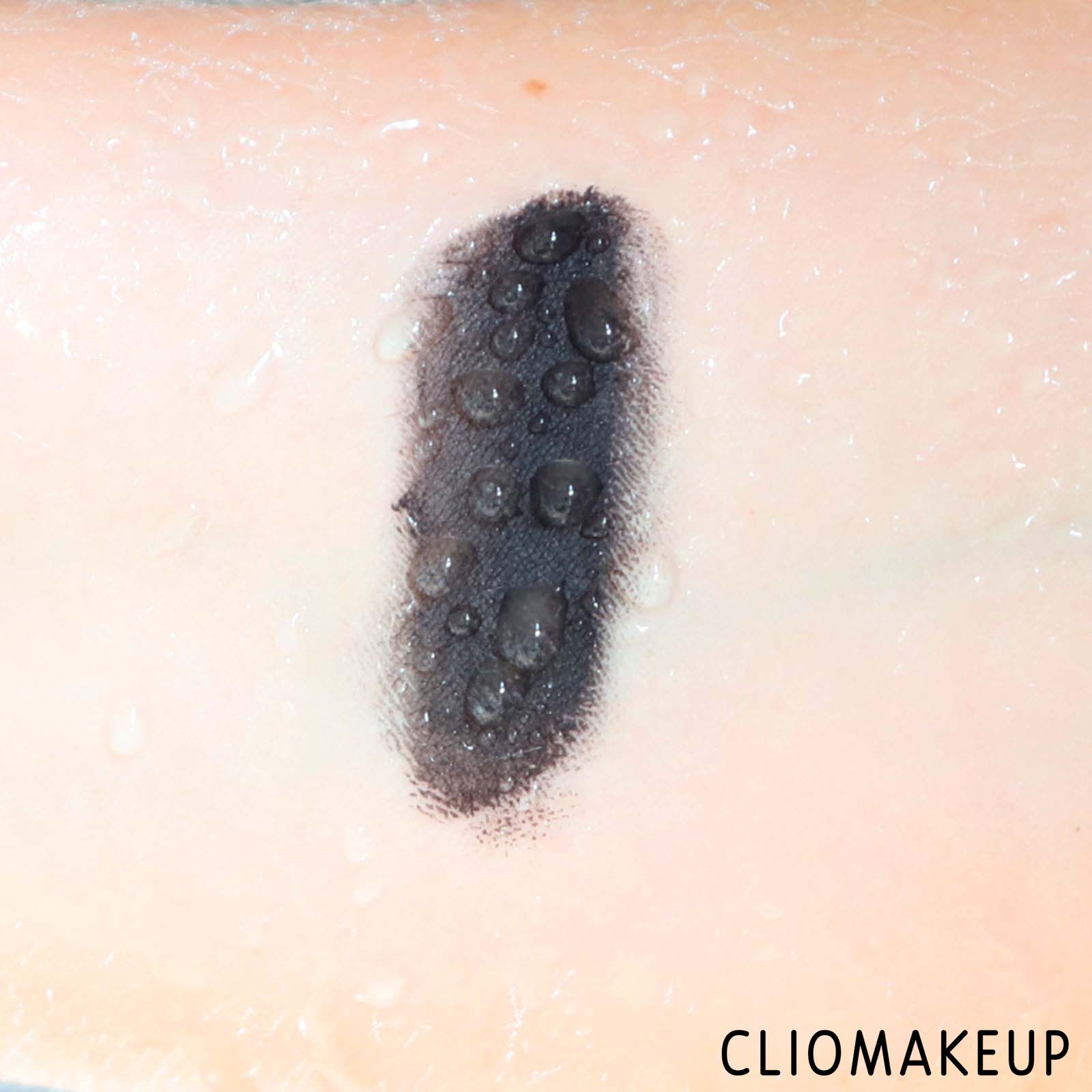 cliomakeup-recensione-mascara-essence-volume-hero-mascara-waterproof-8