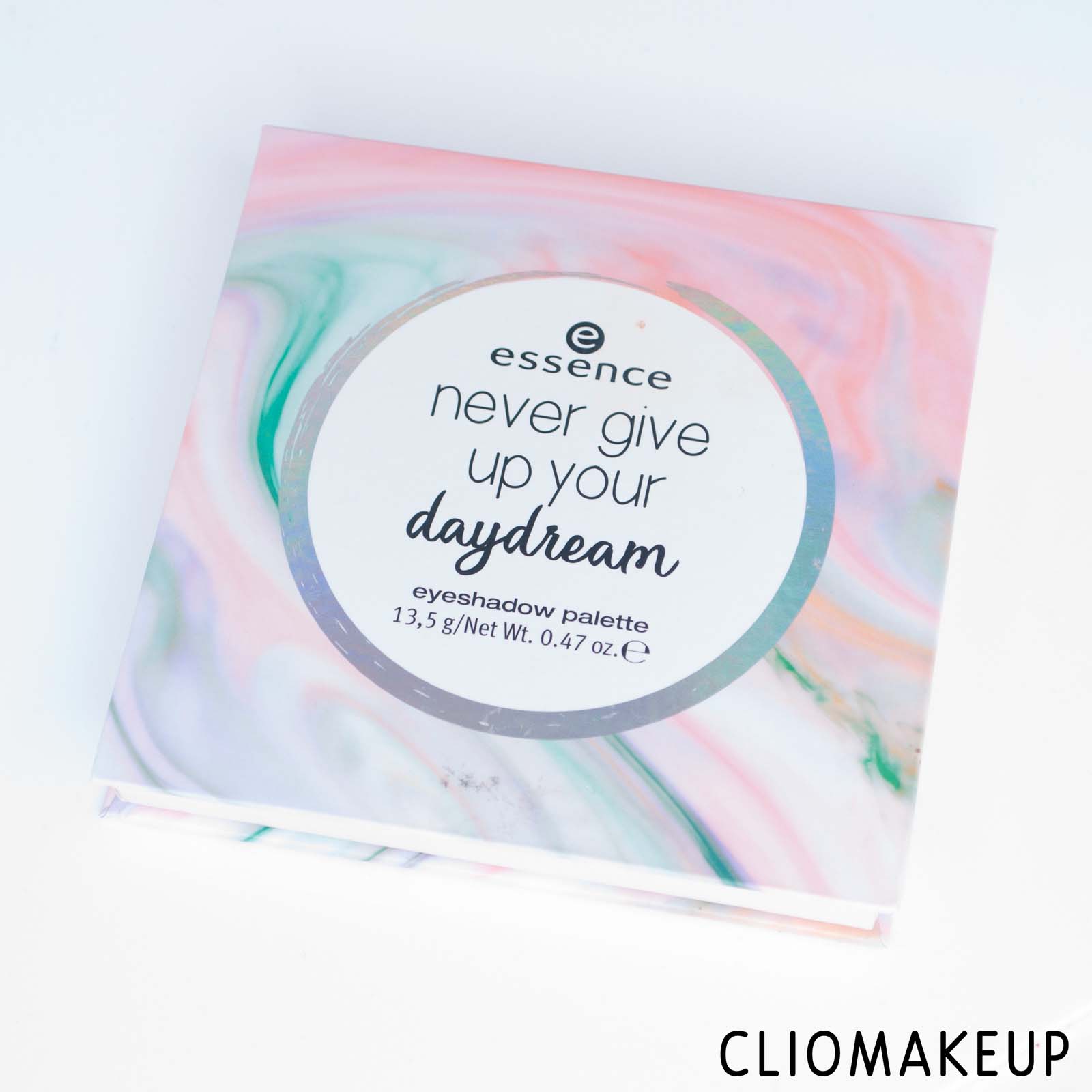 cliomakeup-recensione-palette-essence-never-give-up-your-daydream-eyeshadow-palette-2
