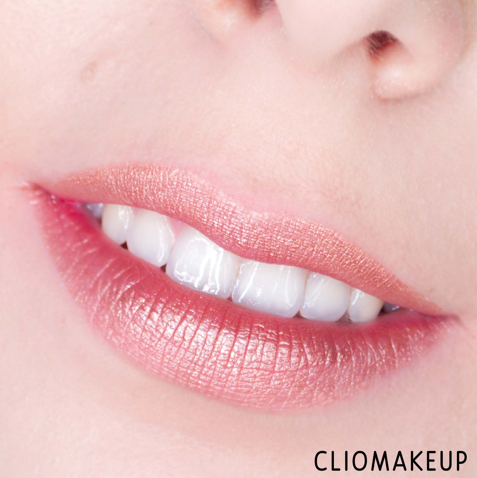 cliomakeup-recensione-rossetti-essence-melted-chrome-liquid-lipstick-13
