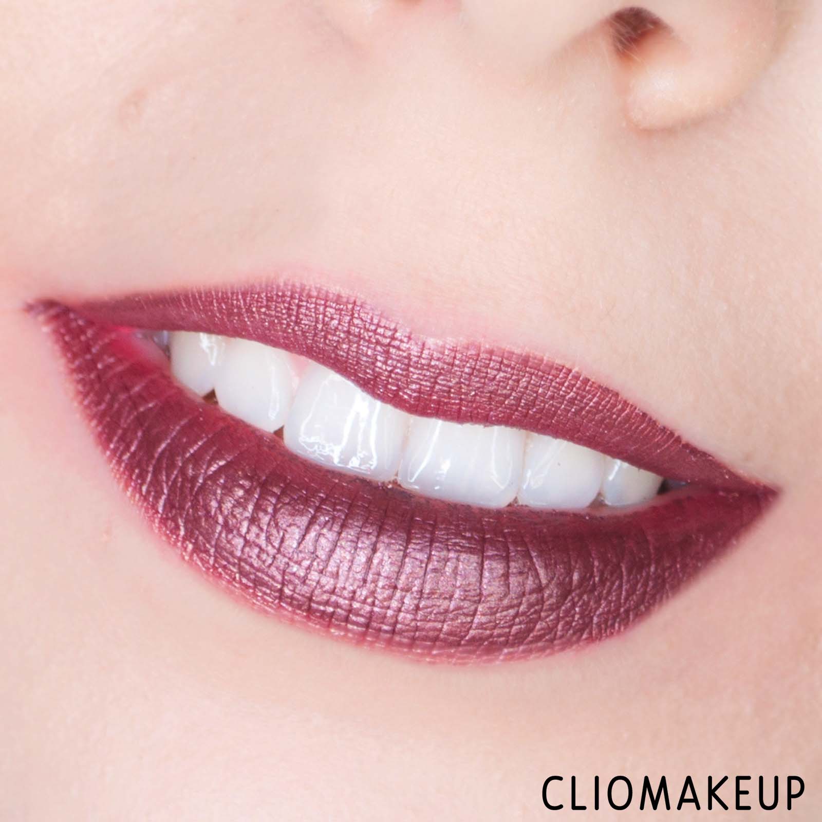 cliomakeup-recensione-rossetti-essence-melted-chrome-liquid-lipstick-14