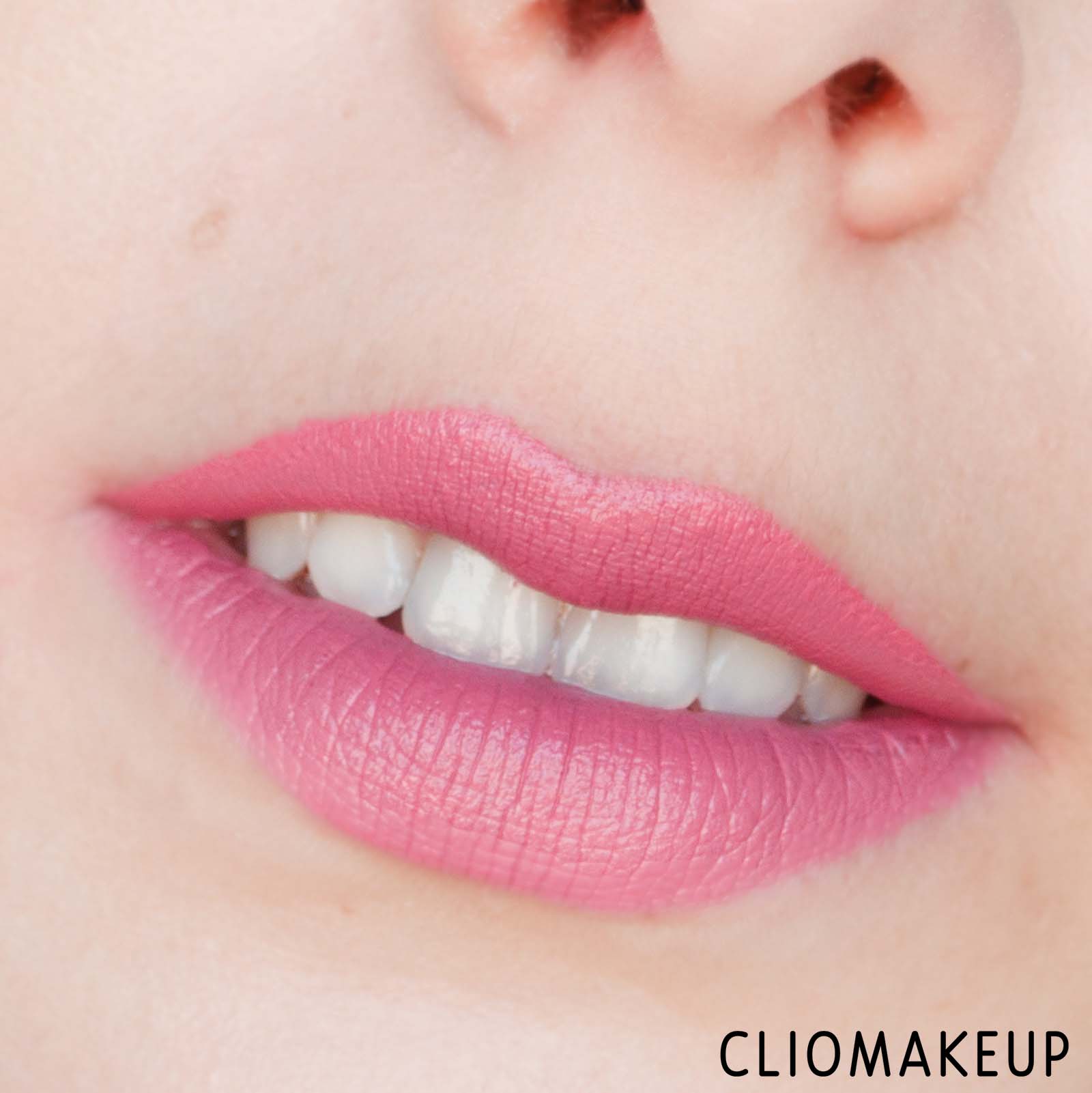 cliomakeup-recensione-rossetti-essence-velvet-matte-lipstick-14