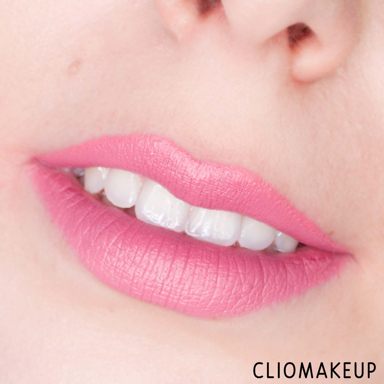 cliomakeup-recensione-rossetti-essence-velvet-matte-lipstick-15