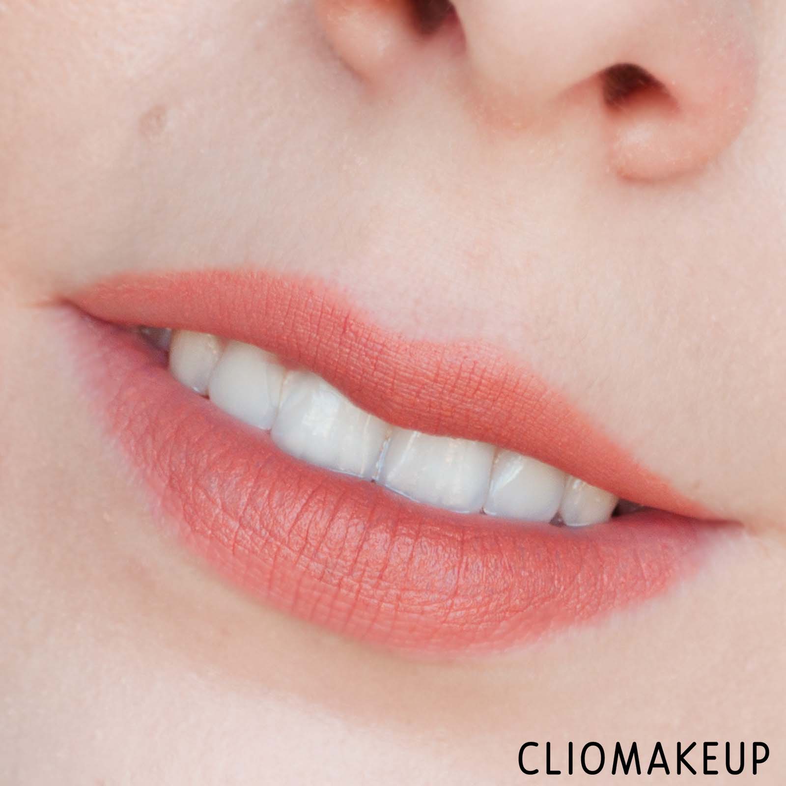 cliomakeup-recensione-rossetti-mac-powder-kiss-lipstick-10