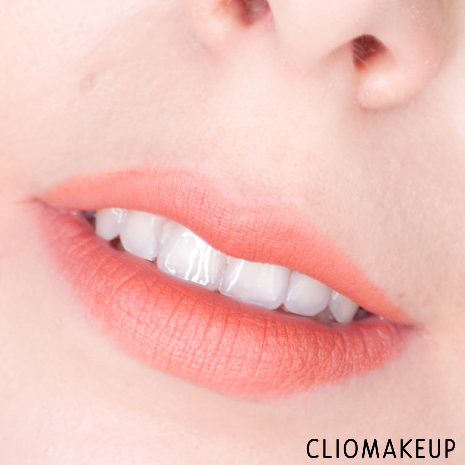 cliomakeup-recensione-rossetti-mac-powder-kiss-lipstick-11