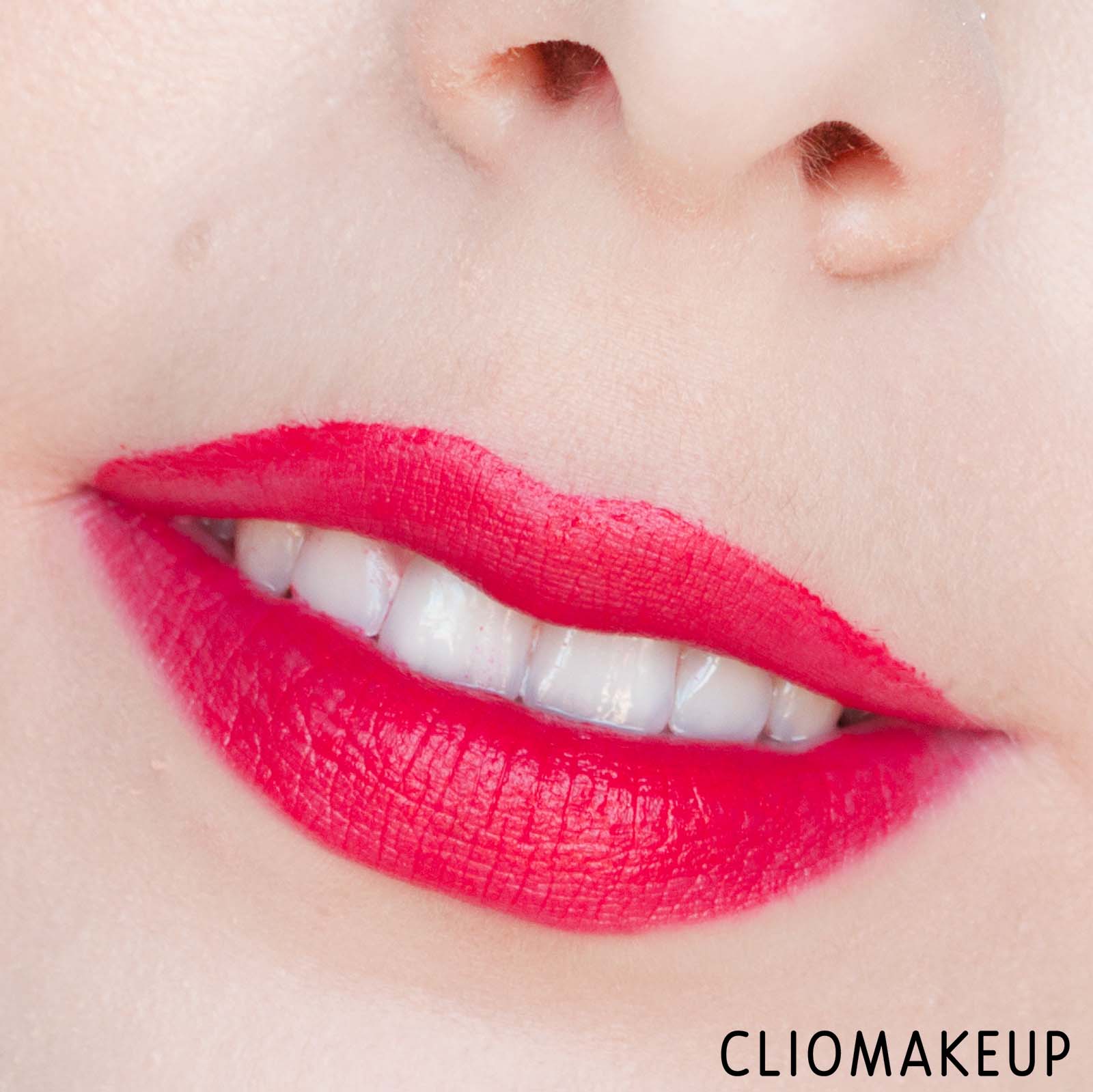 cliomakeup-recensione-rossetti-mac-powder-kiss-lipstick-14