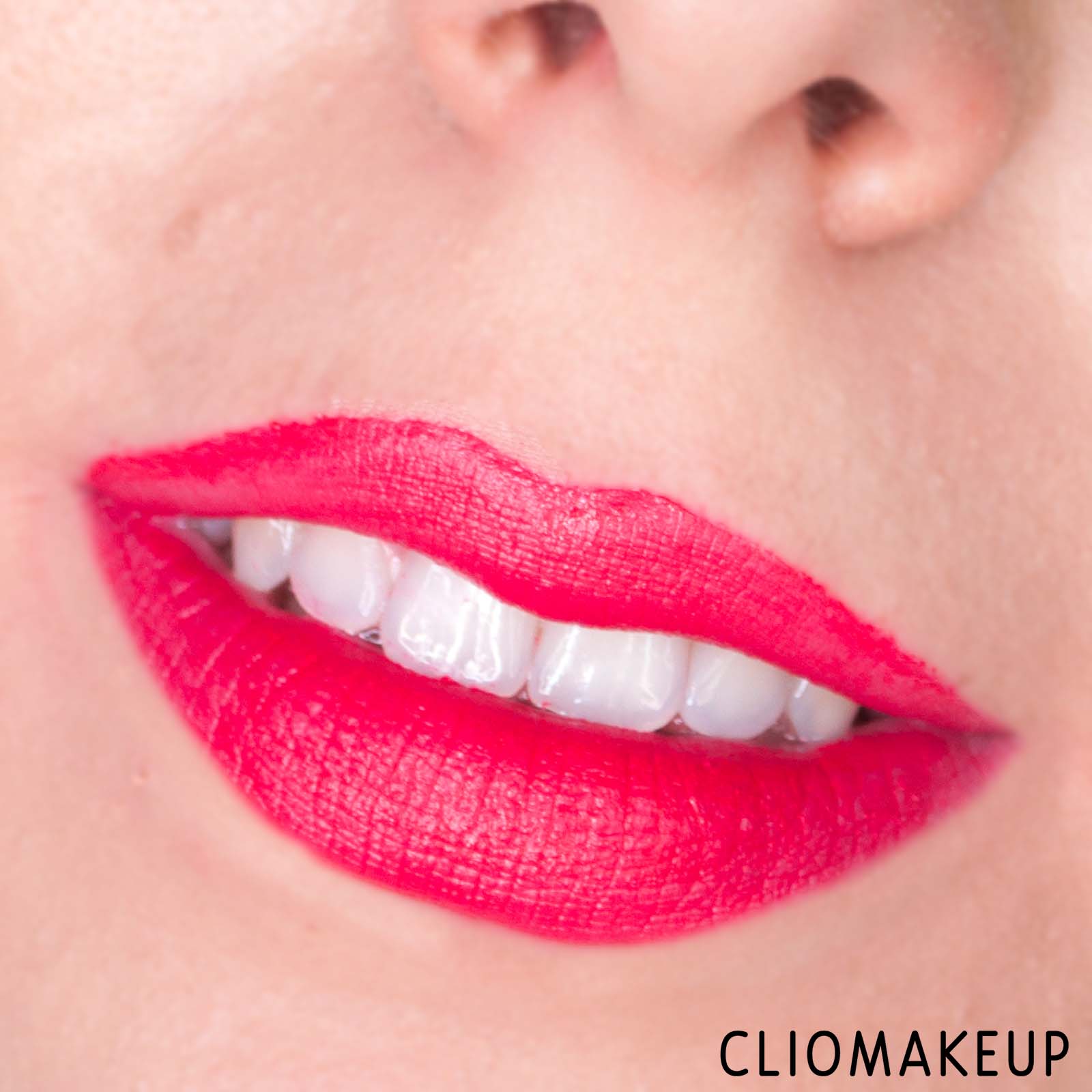 cliomakeup-recensione-rossetti-mac-powder-kiss-lipstick-15