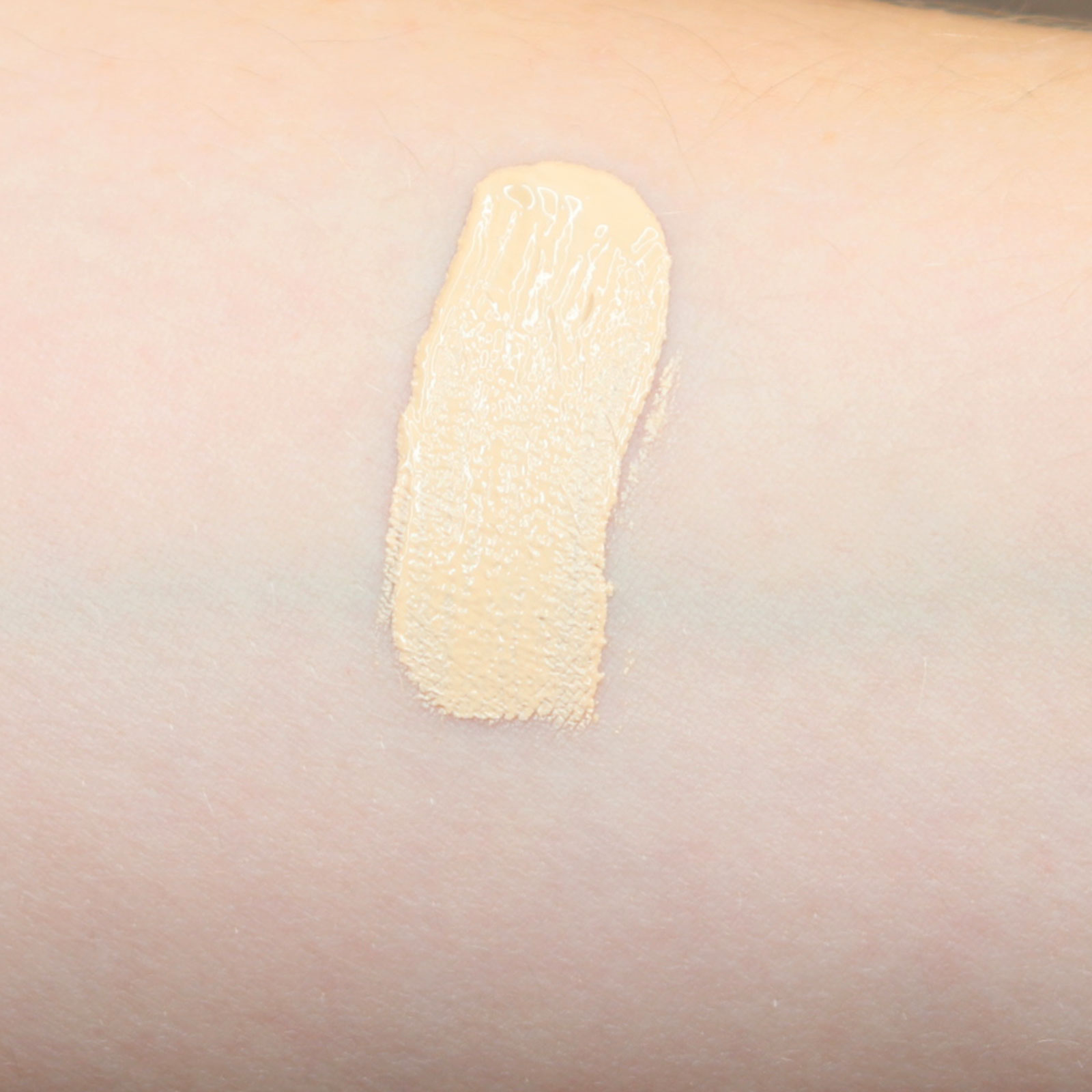 cliomakeup-recensione-correttore-essence-camouflage-healty-glow-7