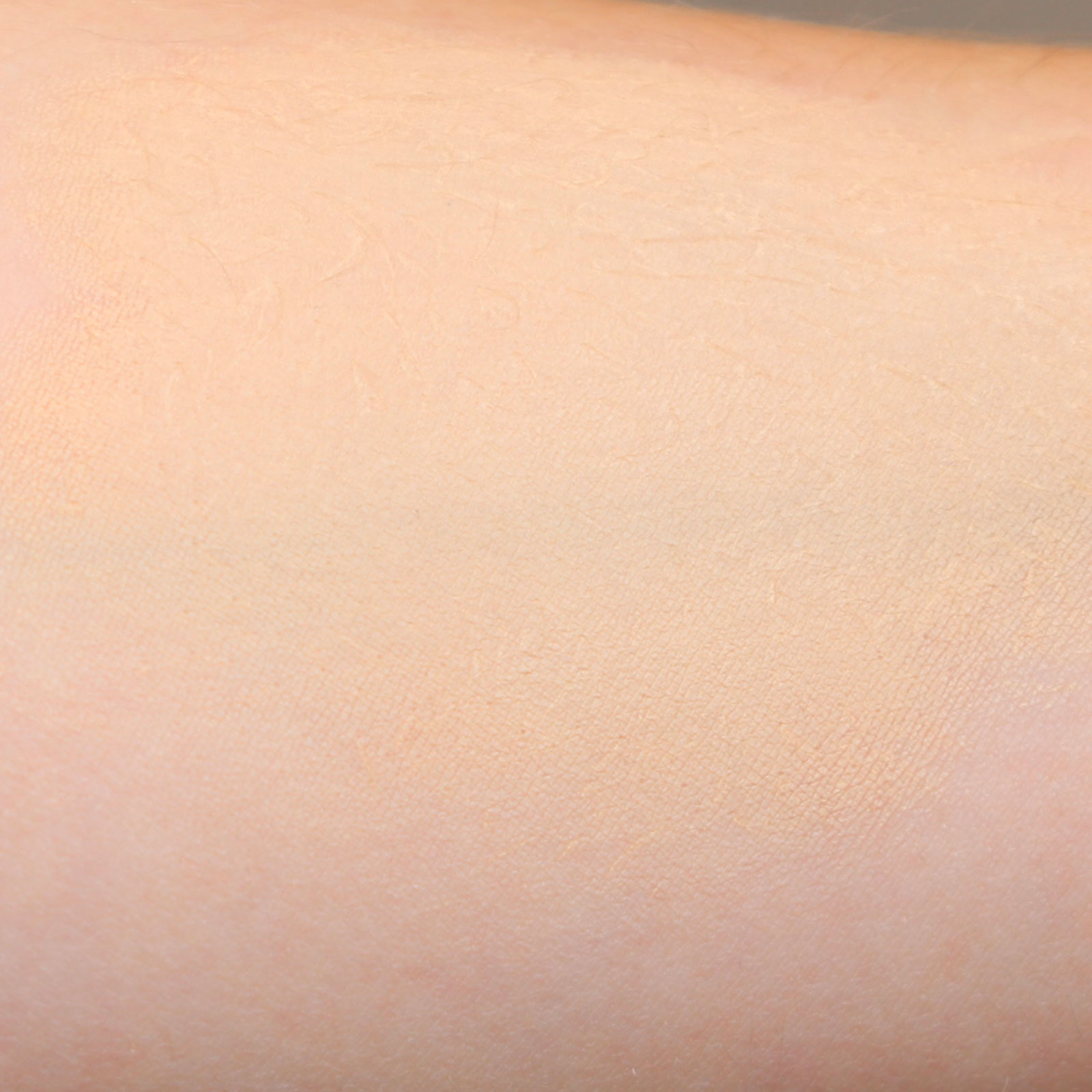 cliomakeup-recensione-correttore-essence-camouflage-healty-glow-9