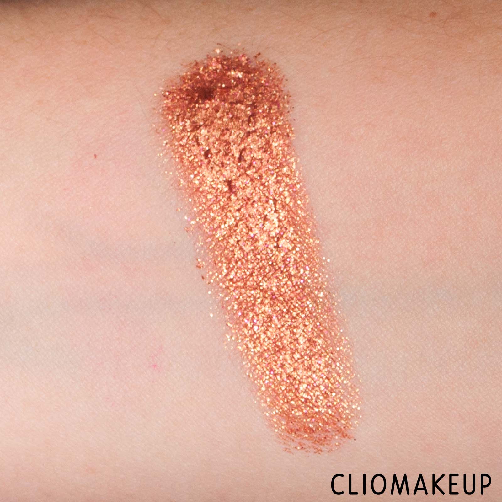 cliomakeup-recensione-ombretto-cremoso-marc-jacobs-see-quins-glam-glitter-eyeshadow-7